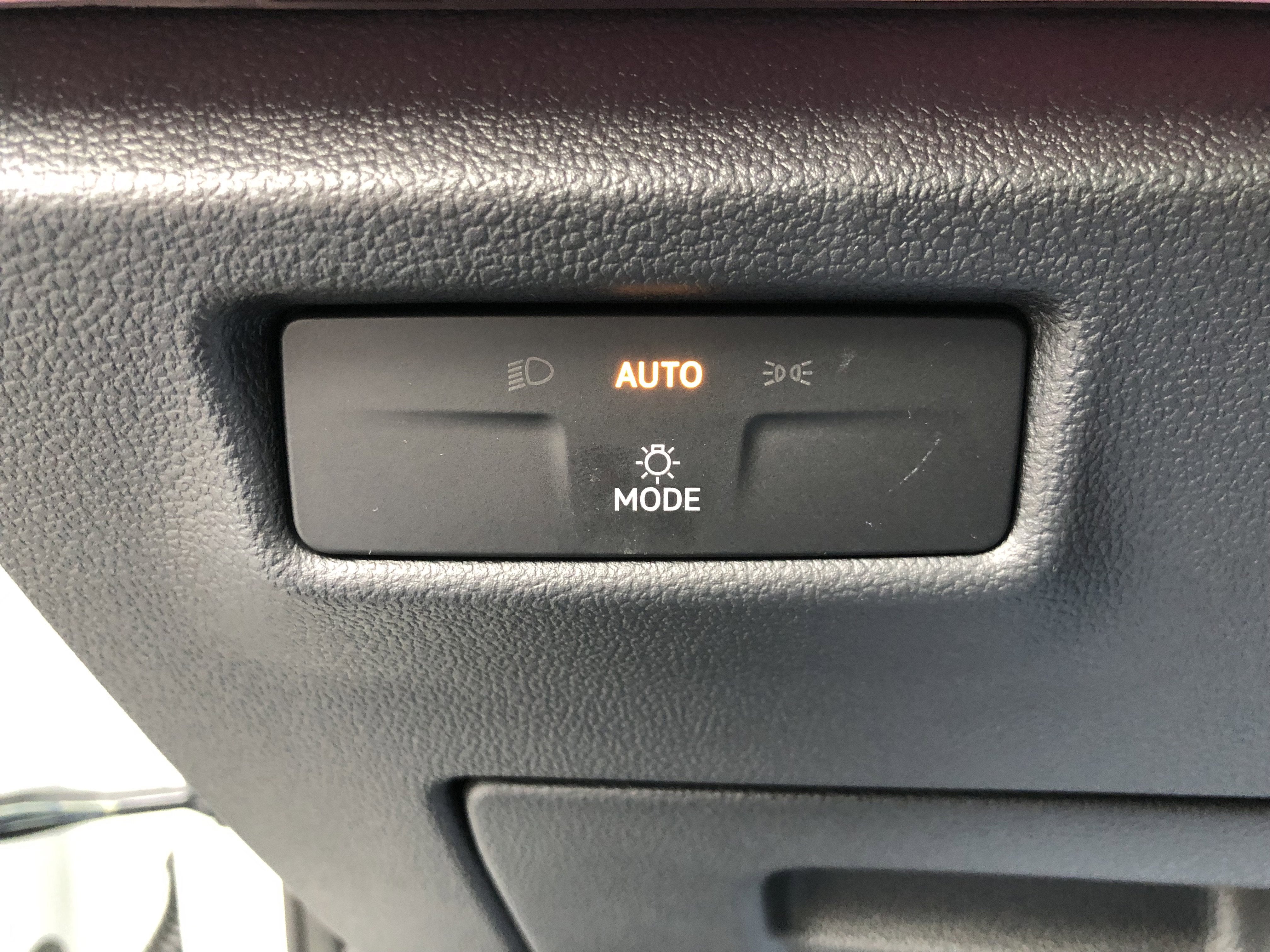 2026 Volkswagen Tiguan SE w/panoramic sunroof