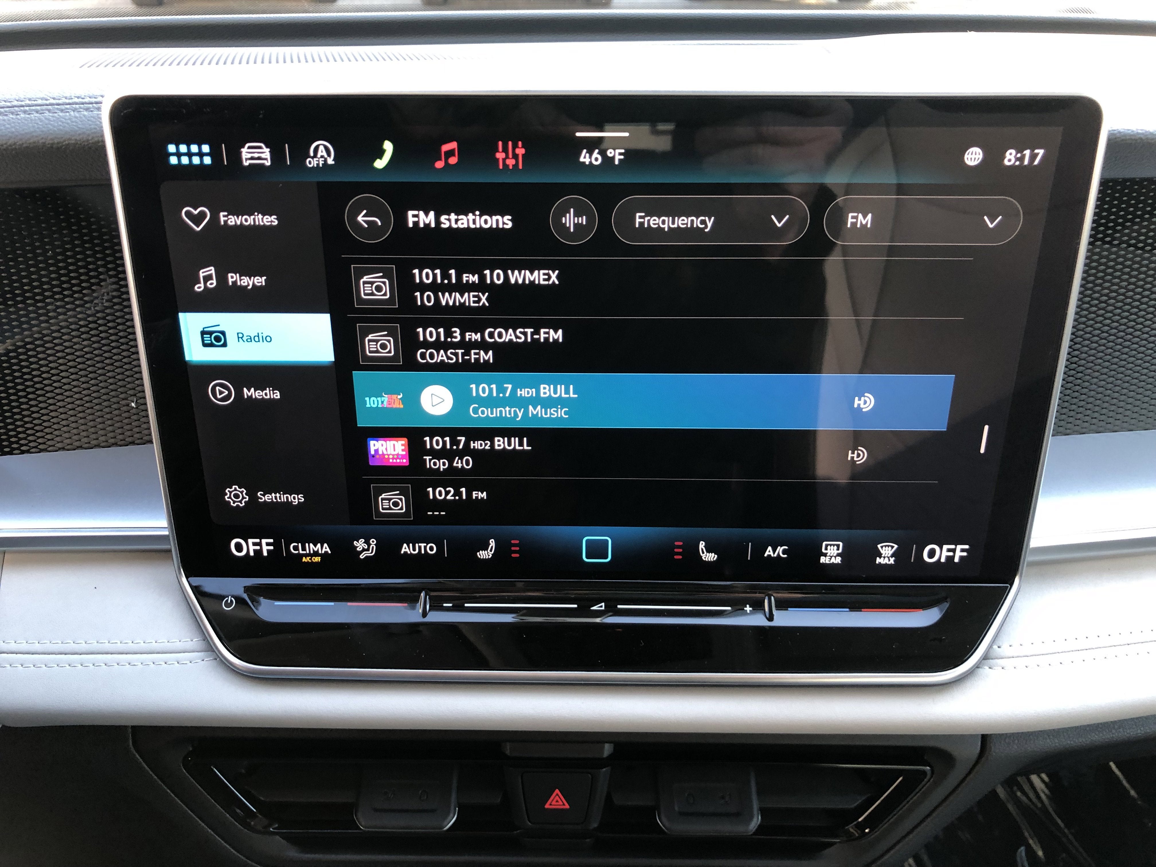 2026 Volkswagen Tiguan SE w/panoramic sunroof