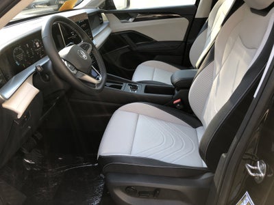 2026 Volkswagen Tiguan SE w/panoramic sunroof