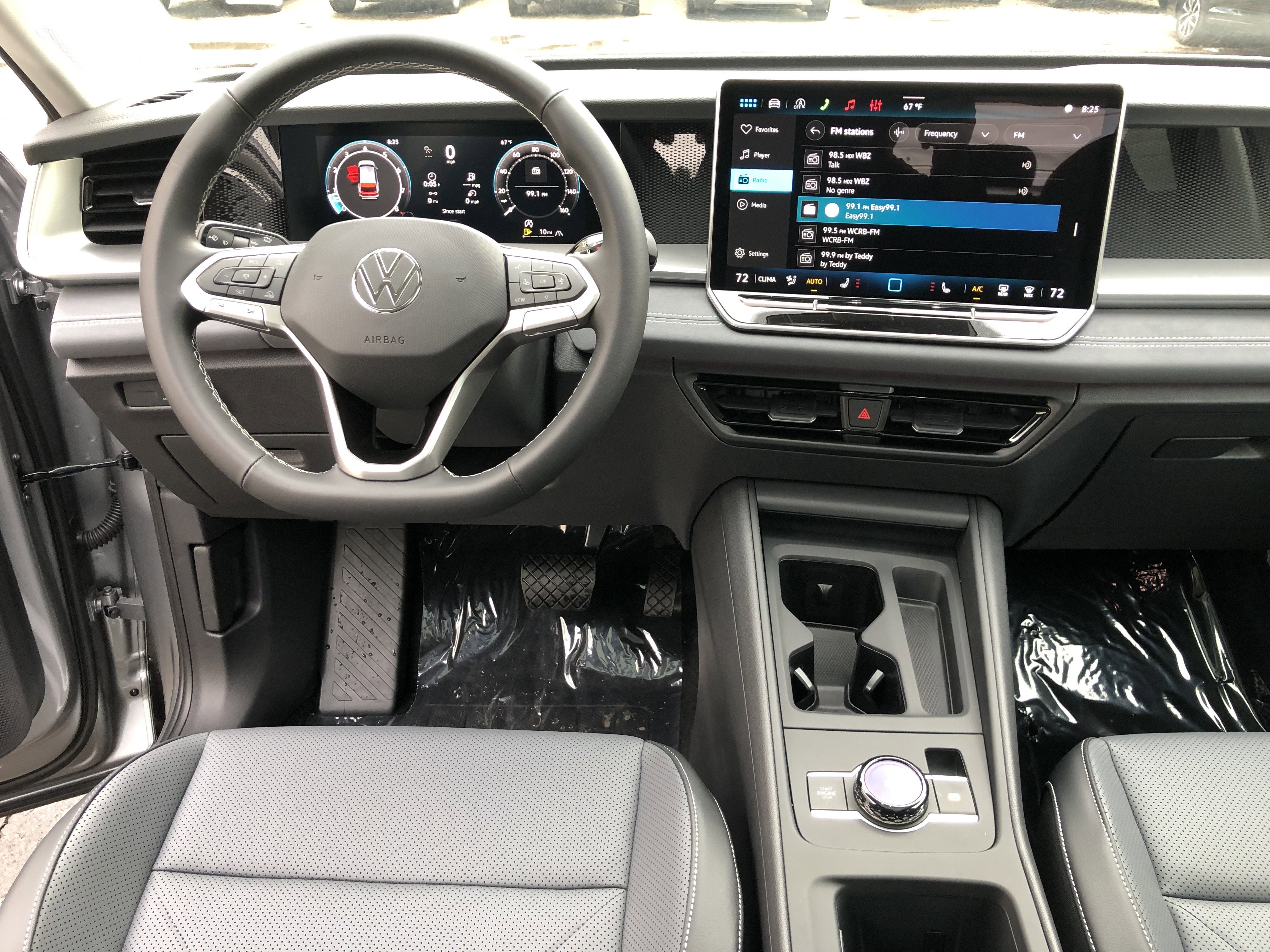 2026 Volkswagen Tiguan SE w/panoramic sunroof