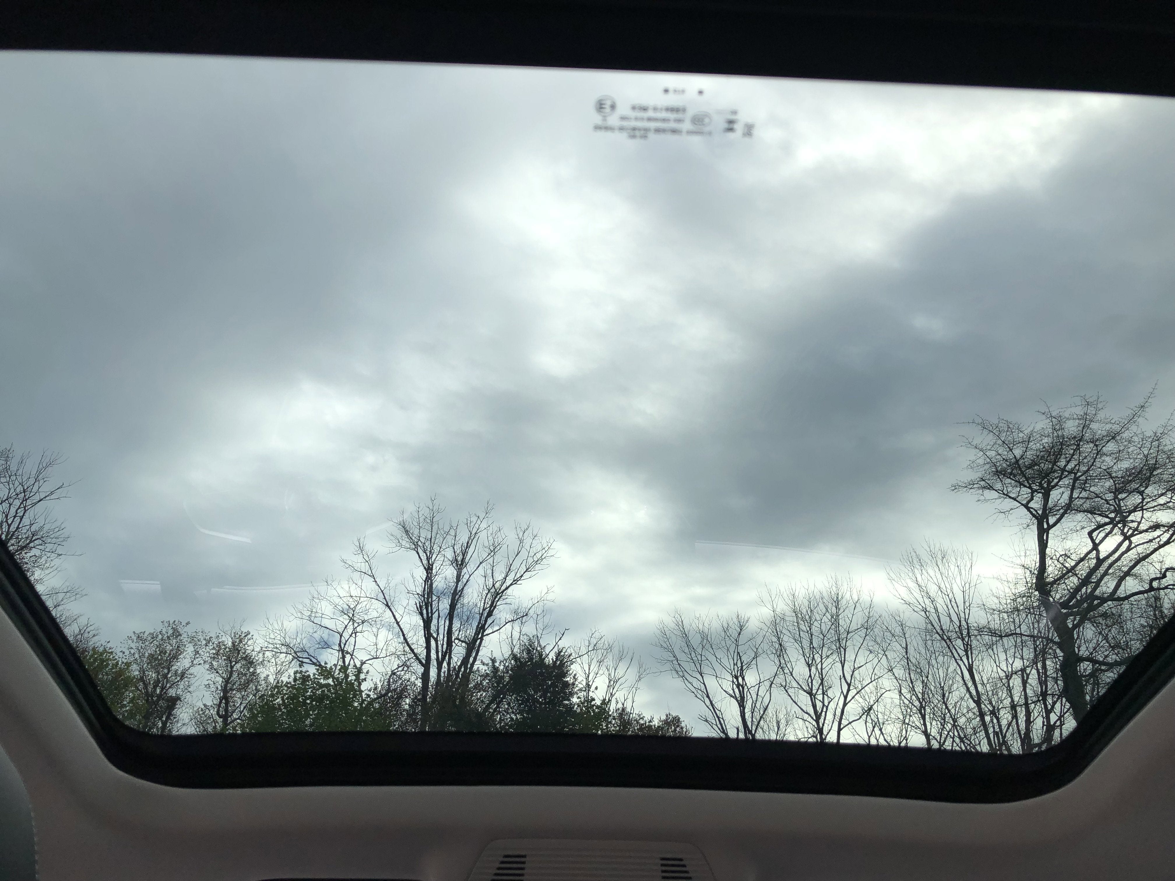 2026 Volkswagen Tiguan SE w/panoramic sunroof