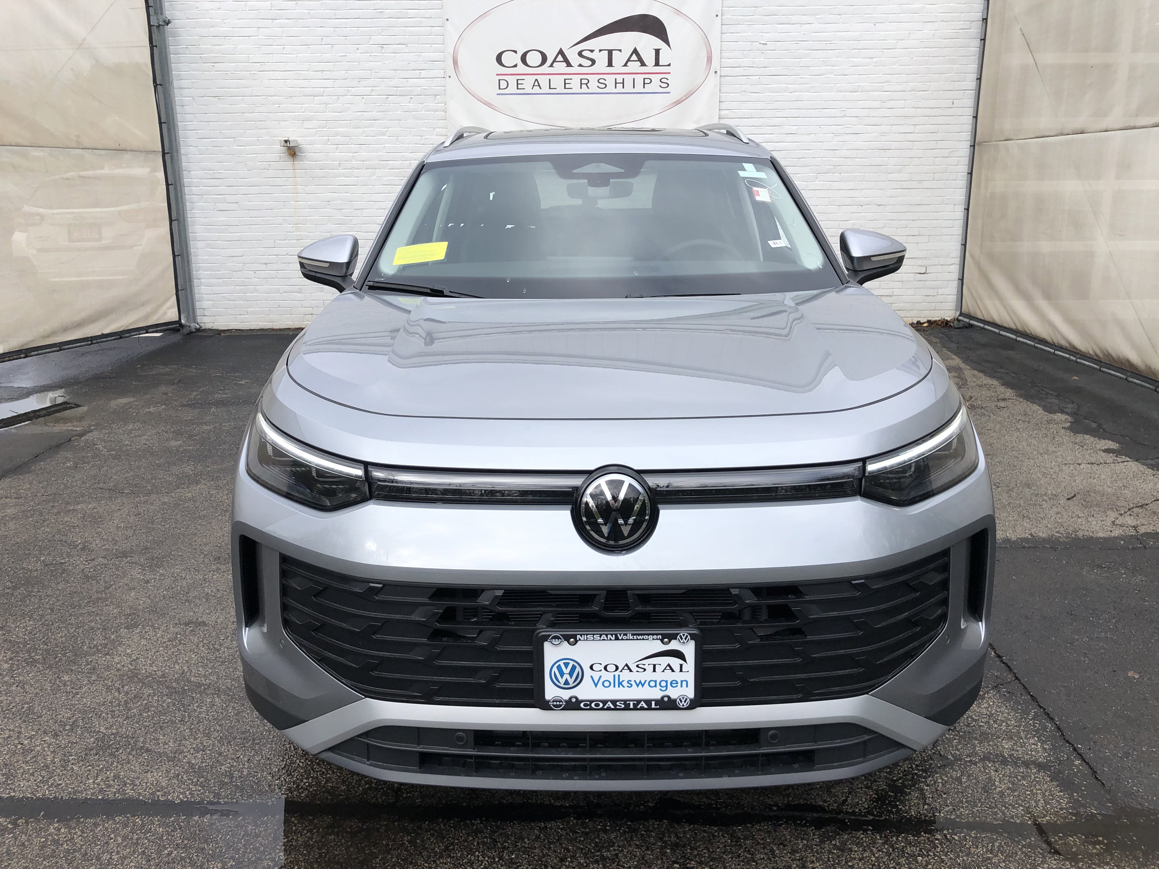 2026 Volkswagen Tiguan SE w/panoramic sunroof