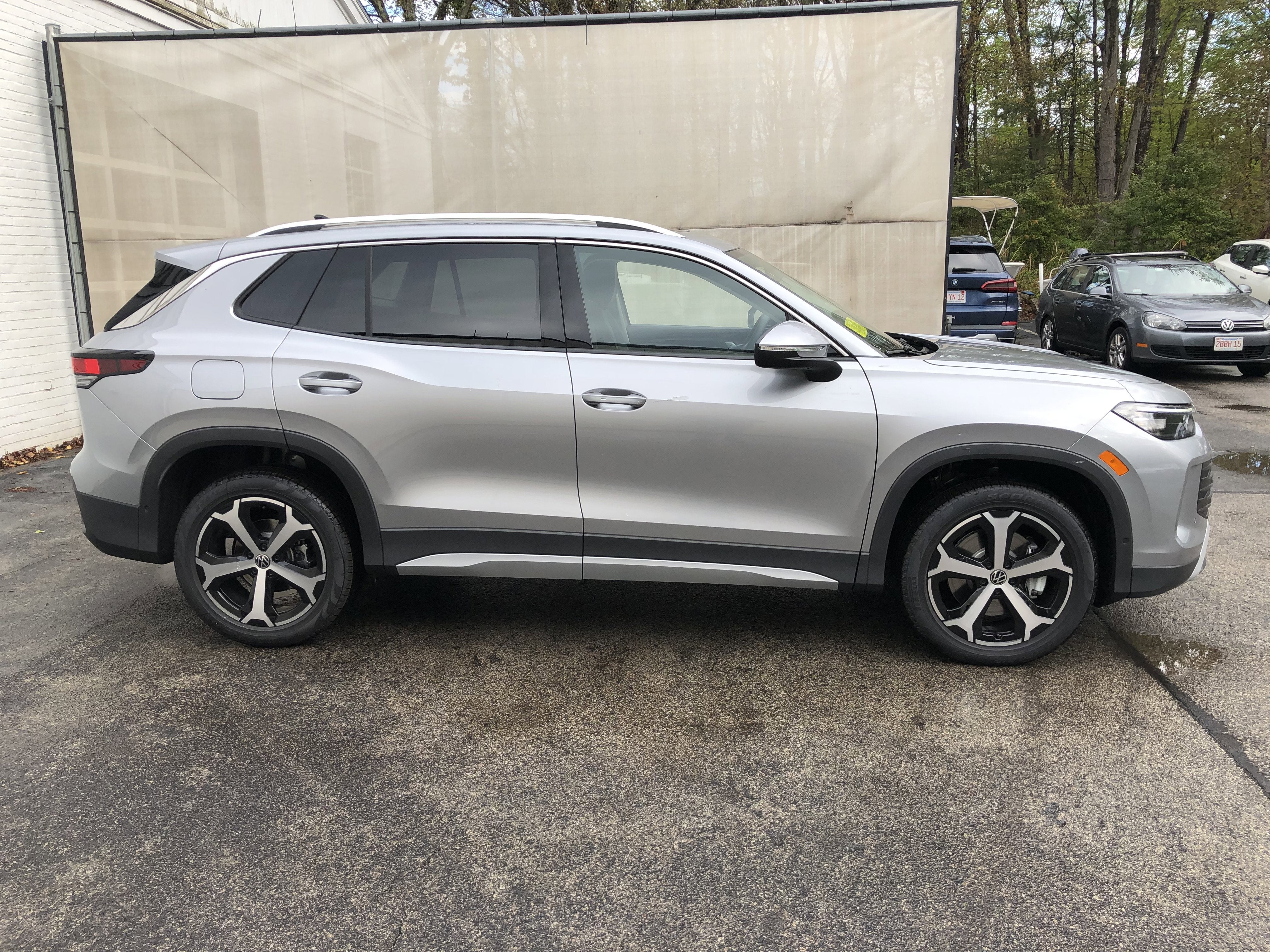 2026 Volkswagen Tiguan SE w/panoramic sunroof