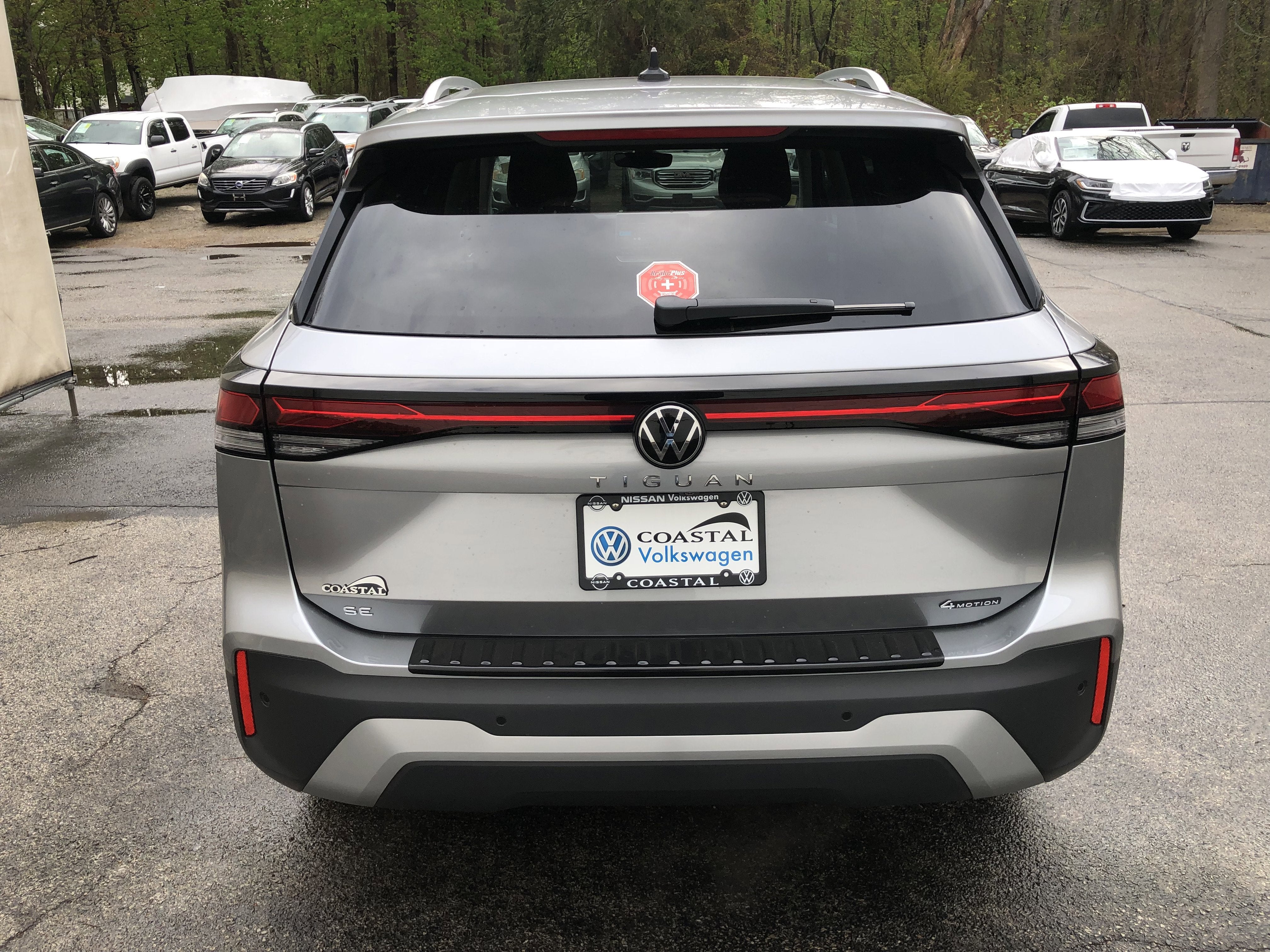 2026 Volkswagen Tiguan SE w/panoramic sunroof