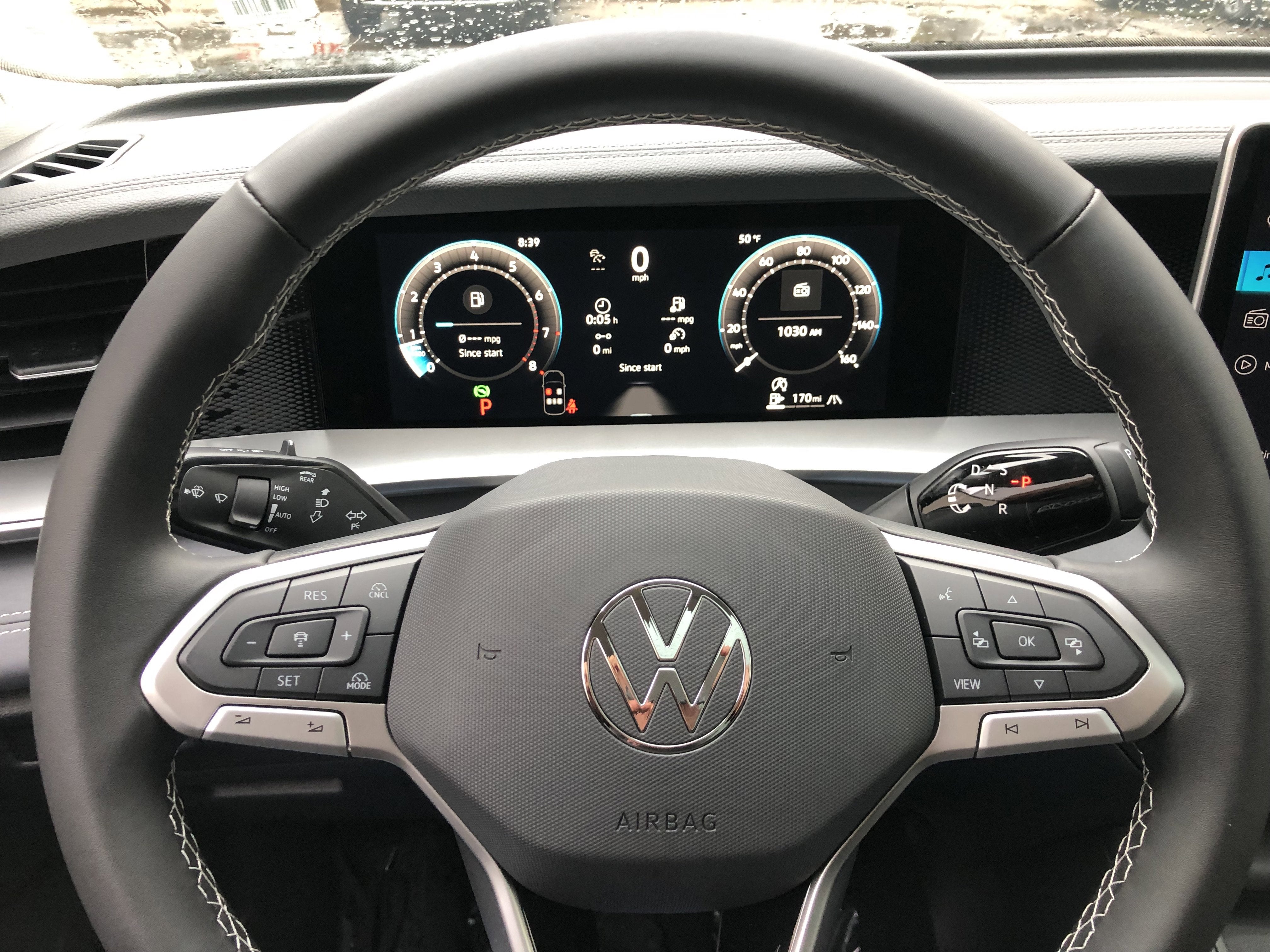 2026 Volkswagen Tiguan SE w/panoramic sunroof