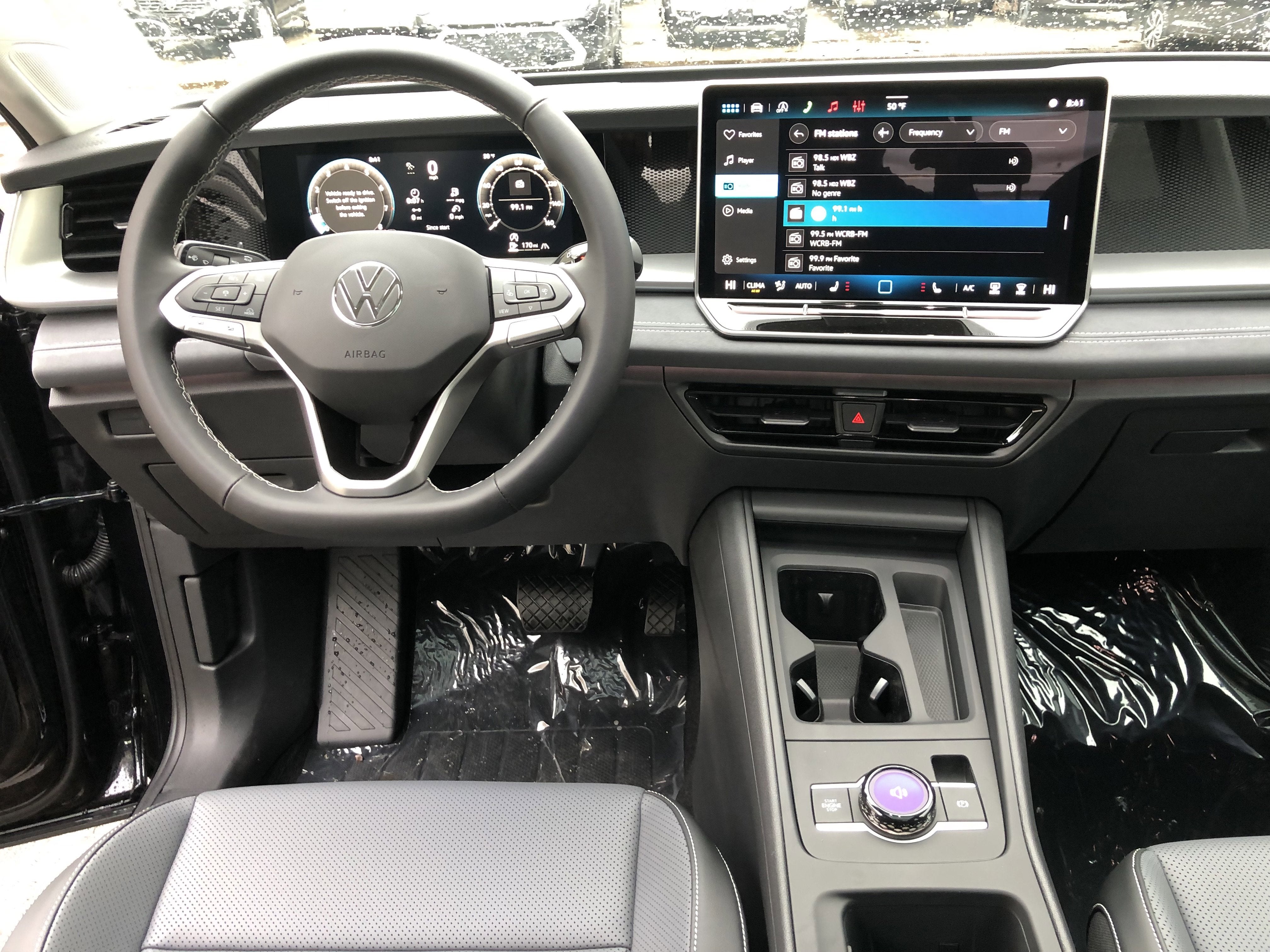 2026 Volkswagen Tiguan SE w/panoramic sunroof