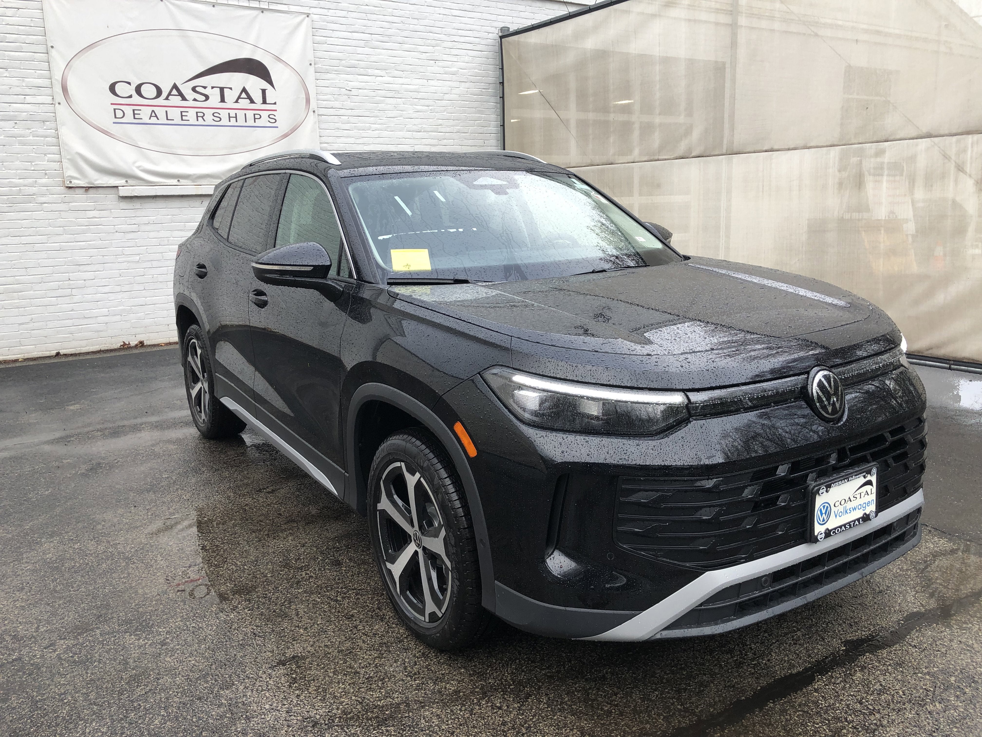 2026 Volkswagen Tiguan SE w/panoramic sunroof