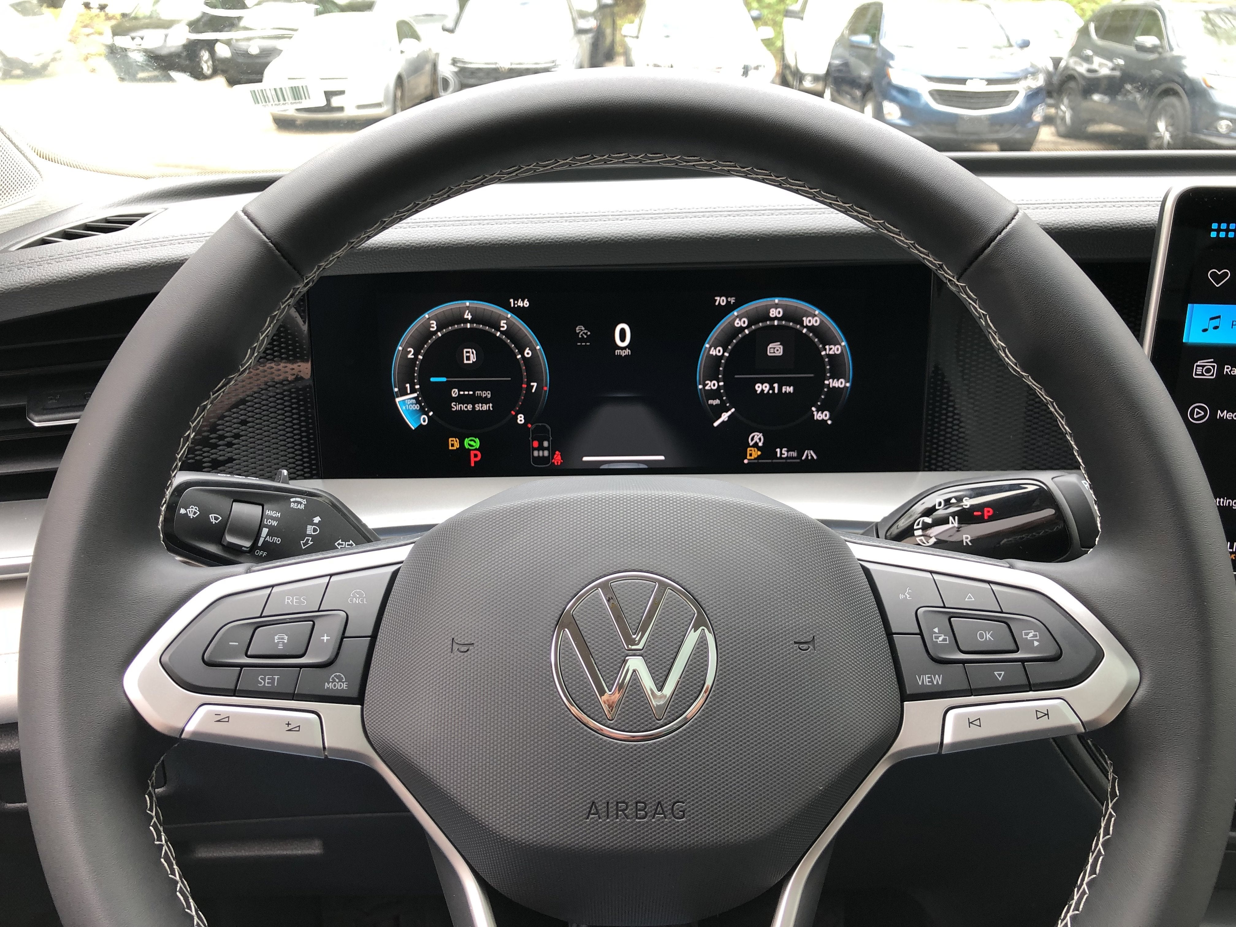 2026 Volkswagen Tiguan SE w/panoramic sunroof