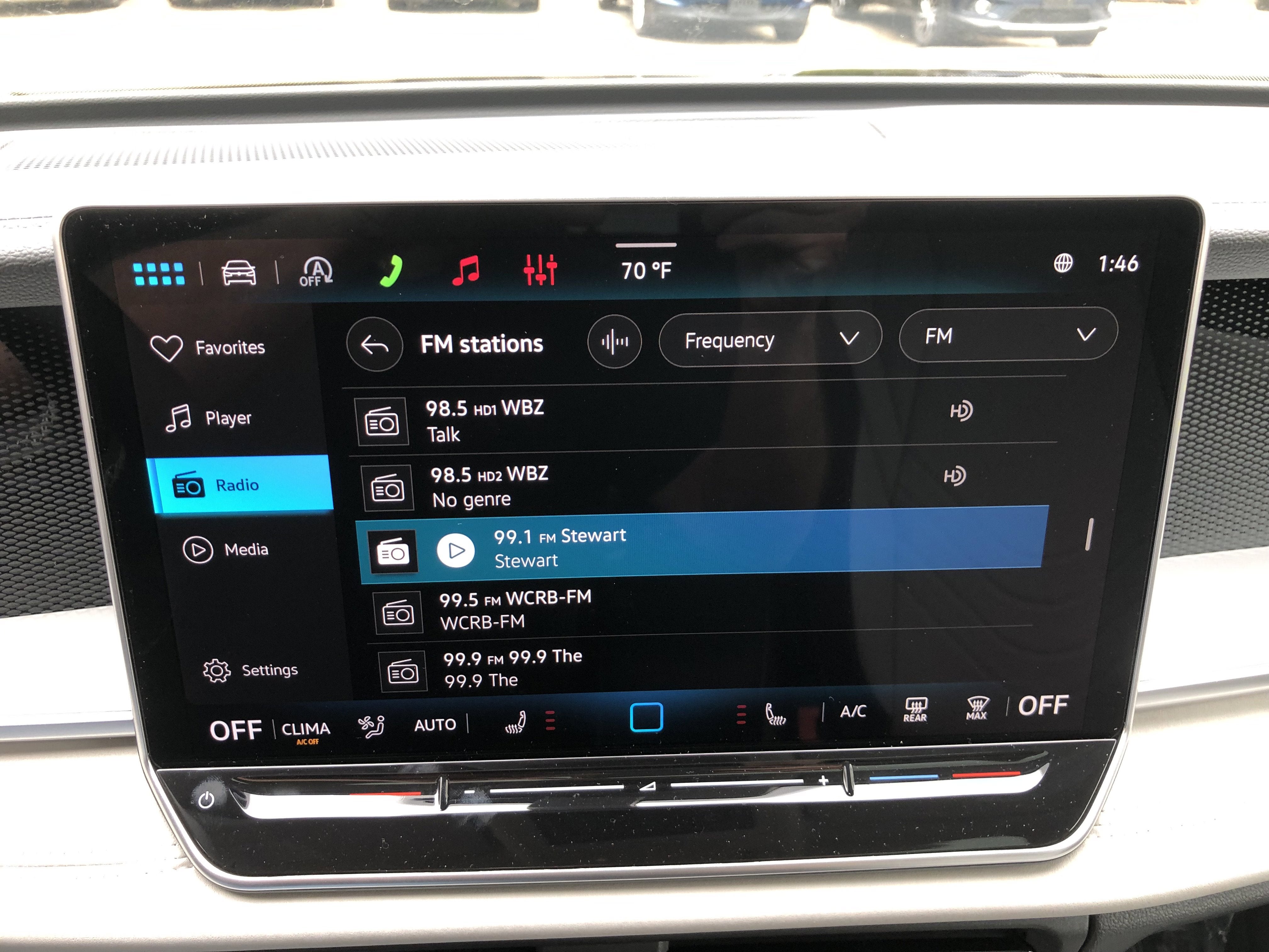 2026 Volkswagen Tiguan SE w/panoramic sunroof