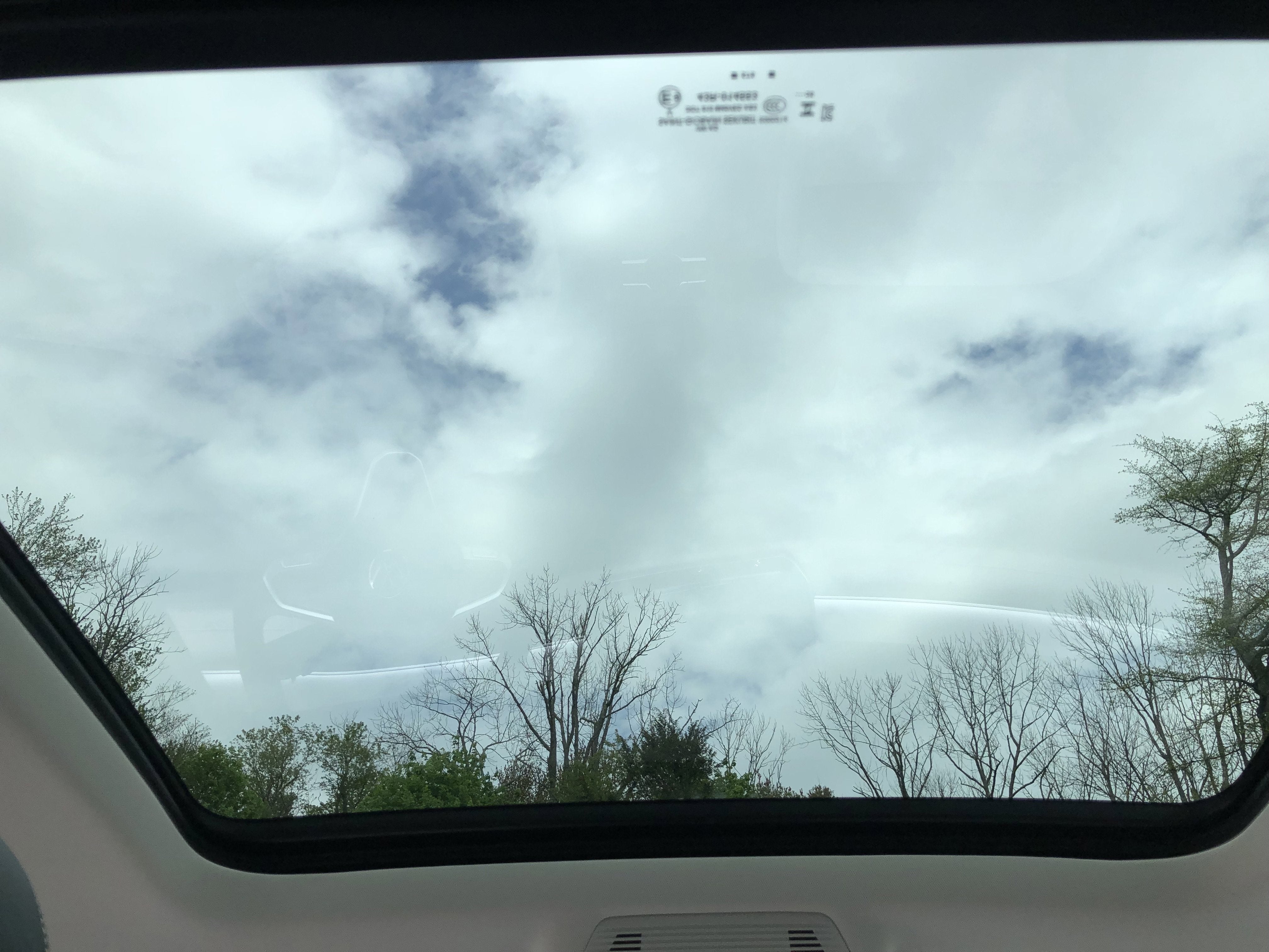 2026 Volkswagen Tiguan SE w/panoramic sunroof