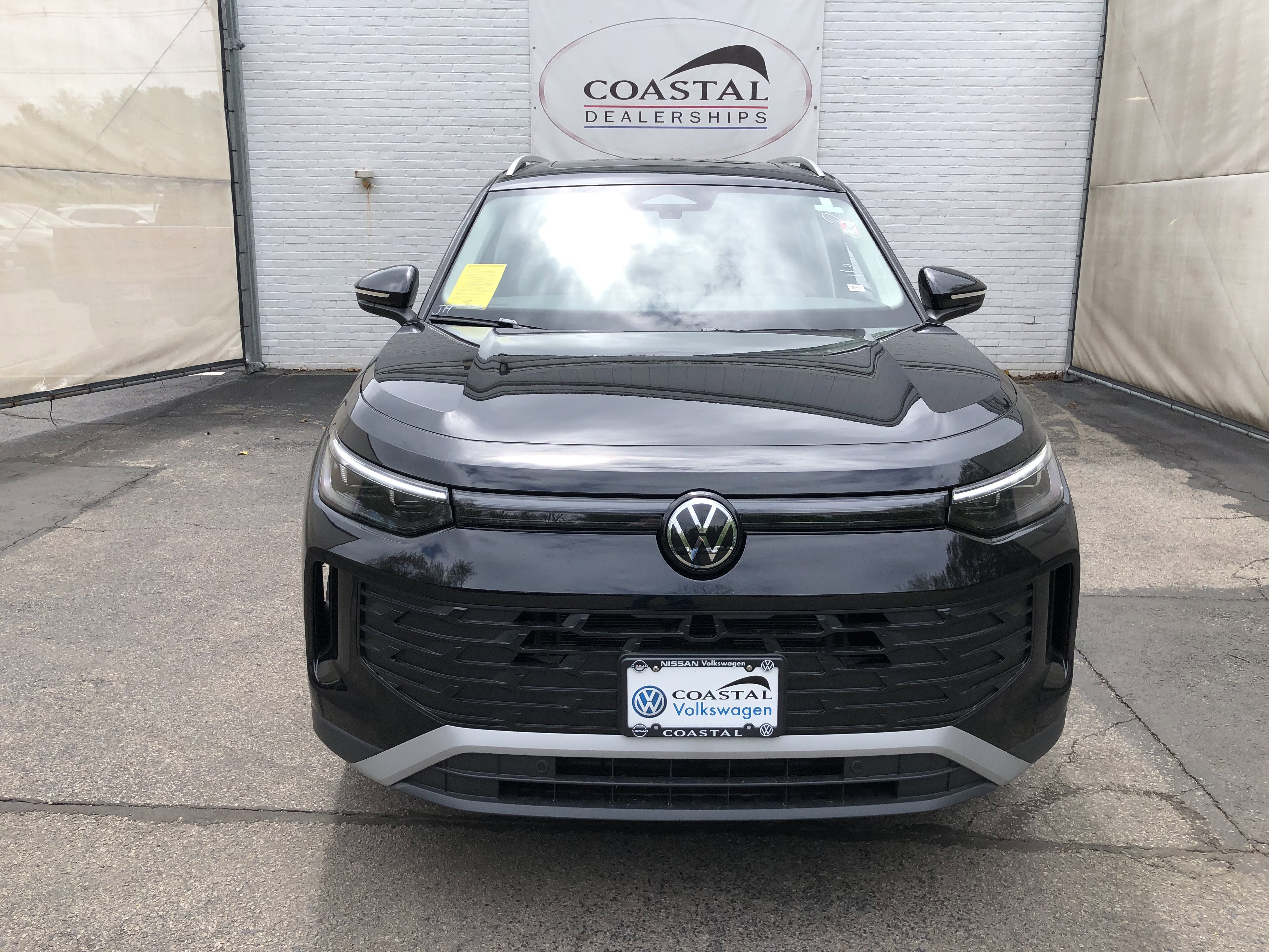 2026 Volkswagen Tiguan SE w/panoramic sunroof