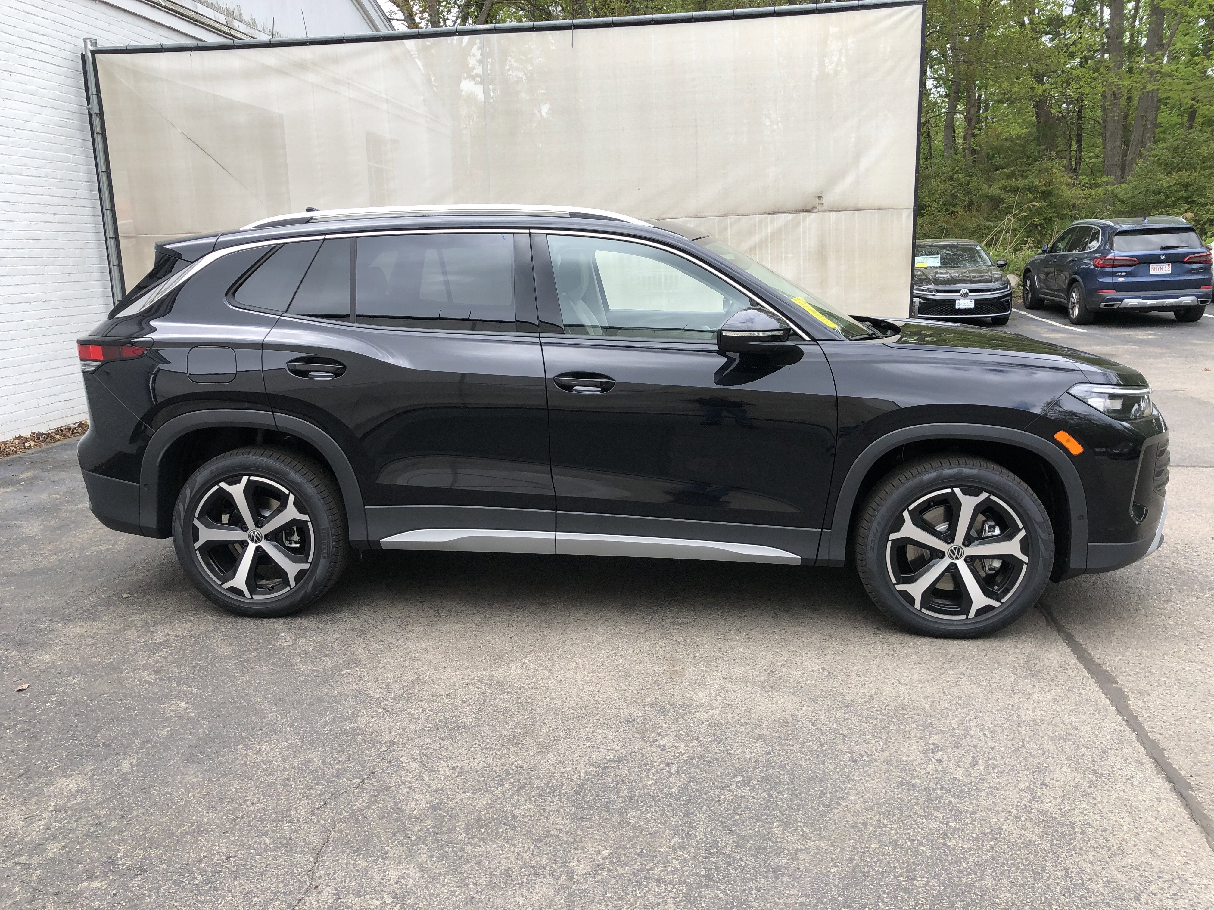 2026 Volkswagen Tiguan SE w/panoramic sunroof