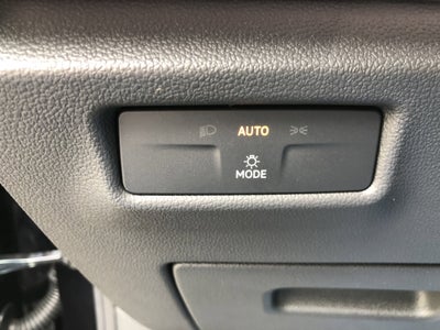 2026 Volkswagen Tiguan SE w/panoramic sunroof