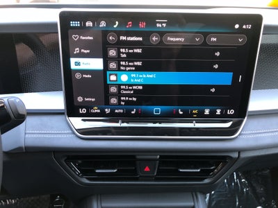 2026 Volkswagen Tiguan SE w/panoramic sunroof