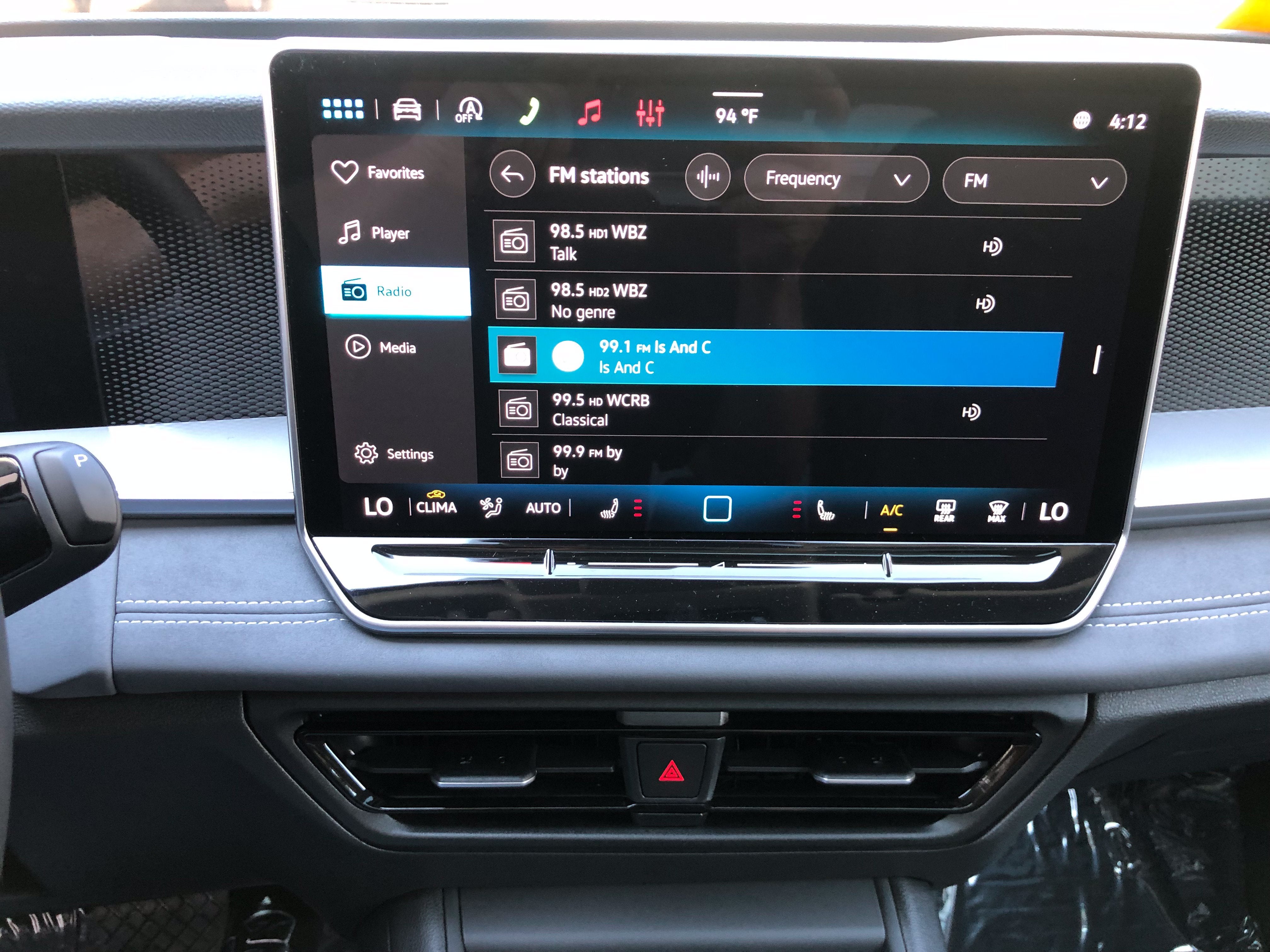 2026 Volkswagen Tiguan SE w/panoramic sunroof