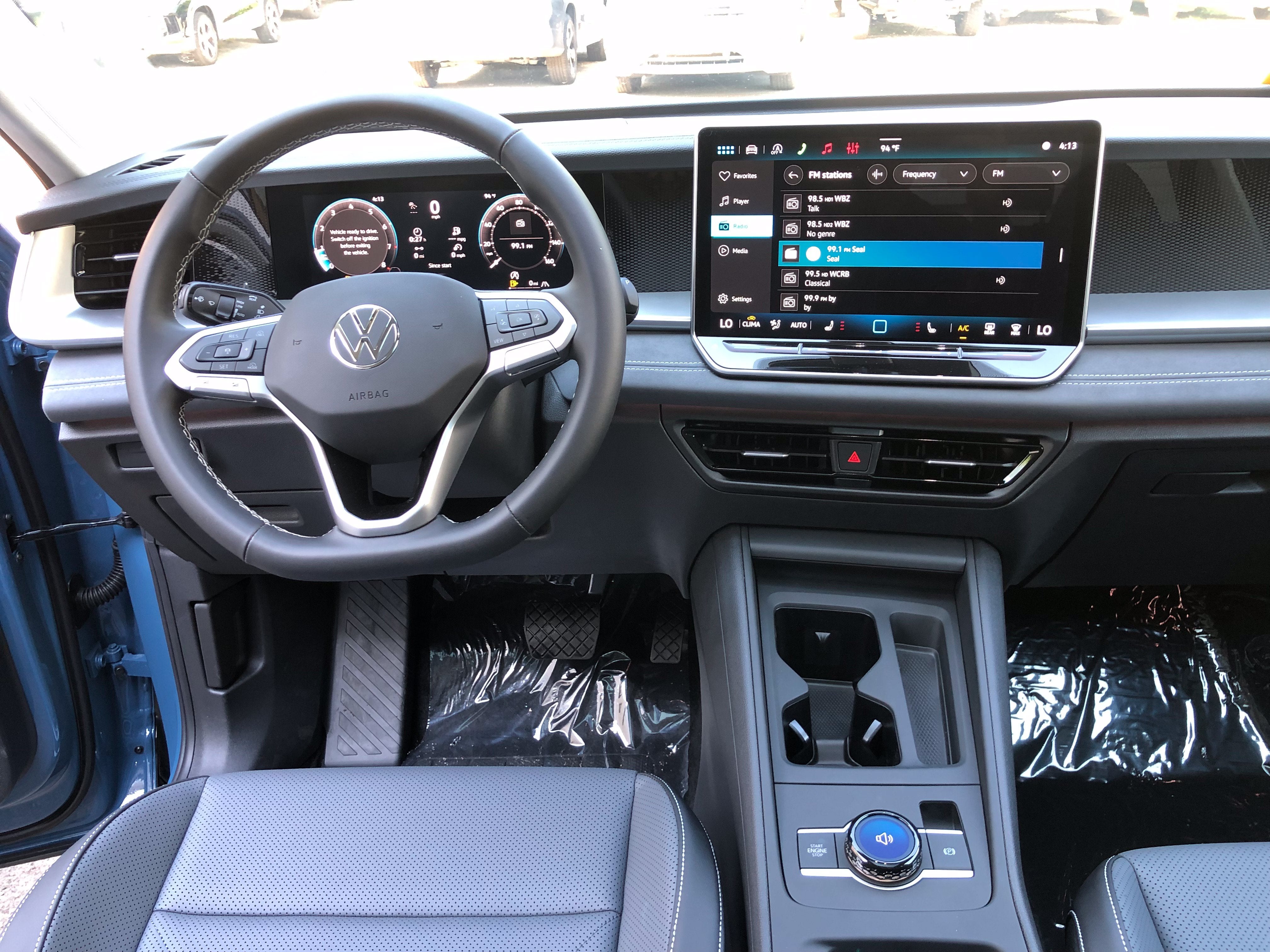 2026 Volkswagen Tiguan SE w/panoramic sunroof