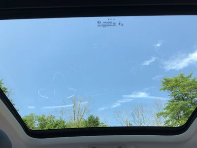 2026 Volkswagen Tiguan SE w/panoramic sunroof