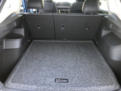 2026 Volkswagen Tiguan SE w/panoramic sunroof