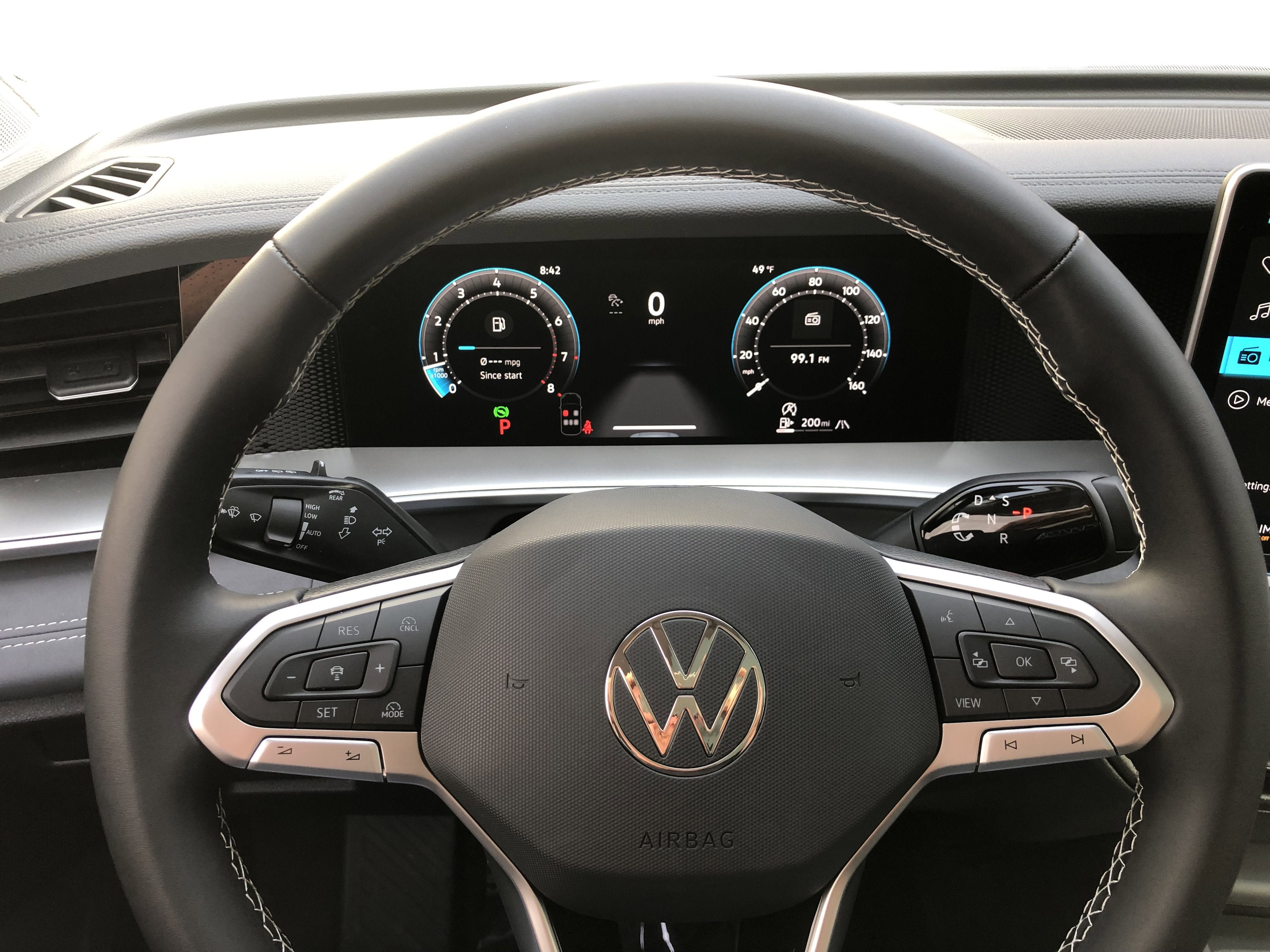 2026 Volkswagen Tiguan SE w/panoramic sunroof