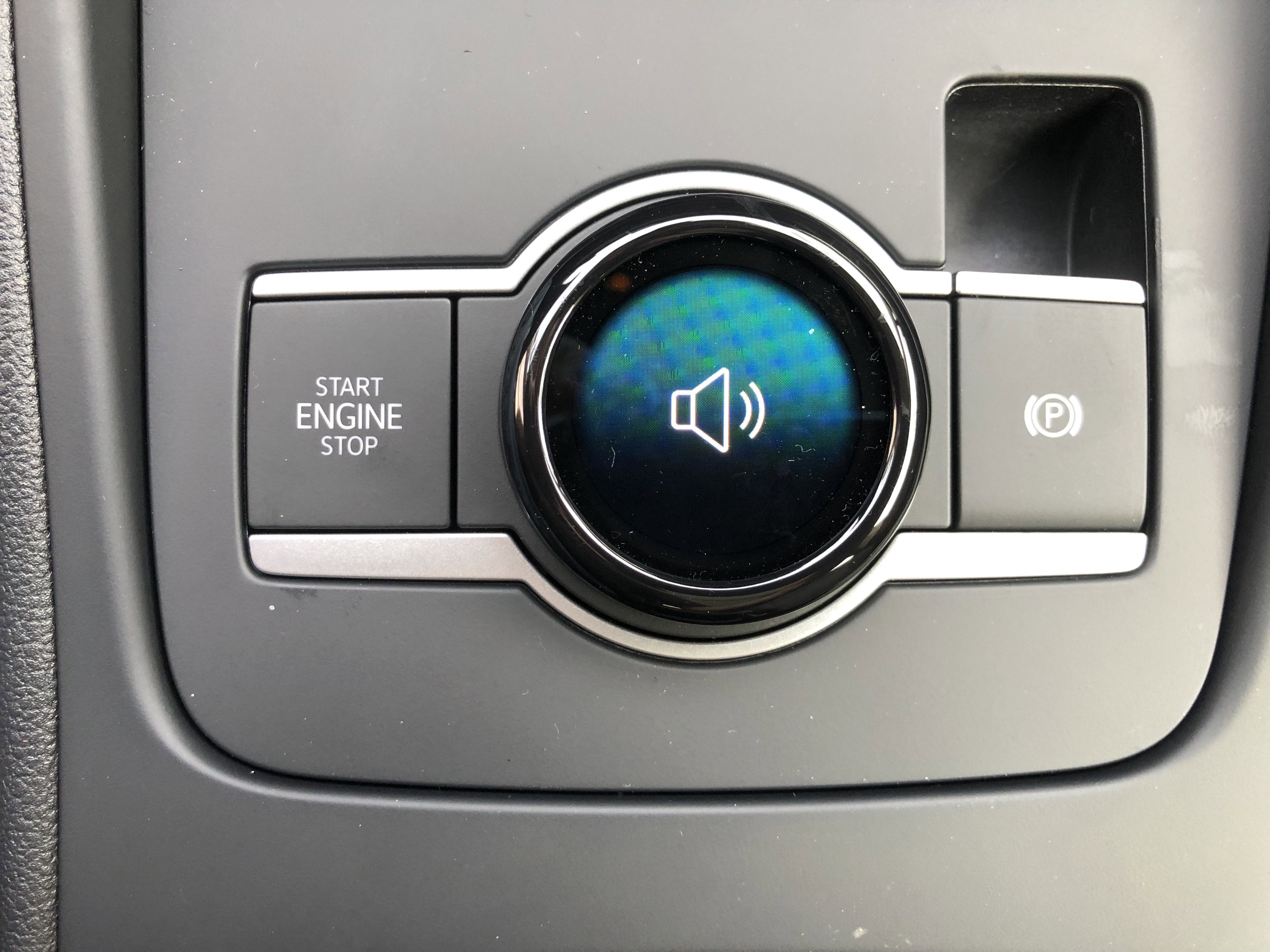 2026 Volkswagen Tiguan SE w/panoramic sunroof