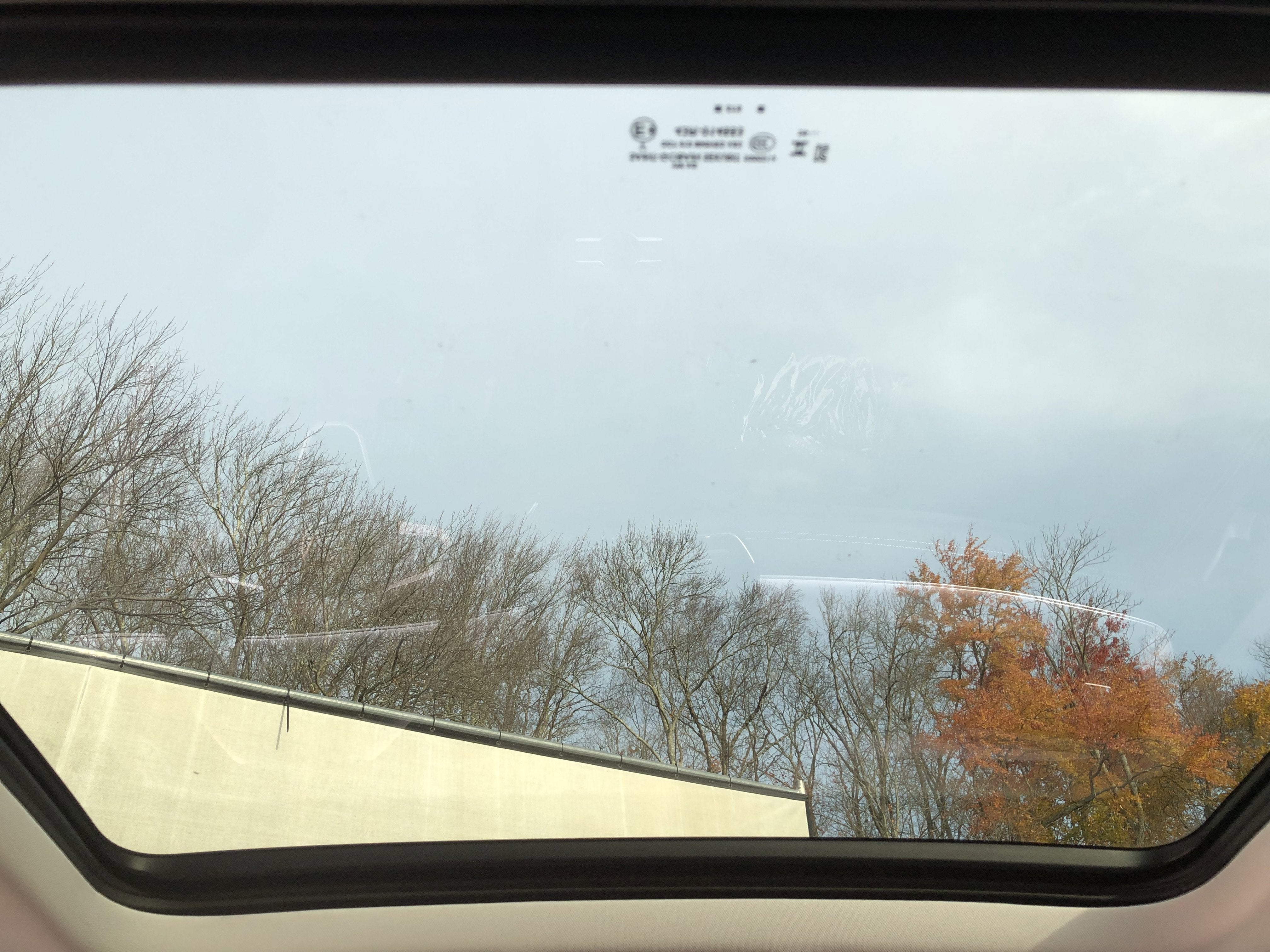 2026 Volkswagen Tiguan SE w/panoramic sunroof