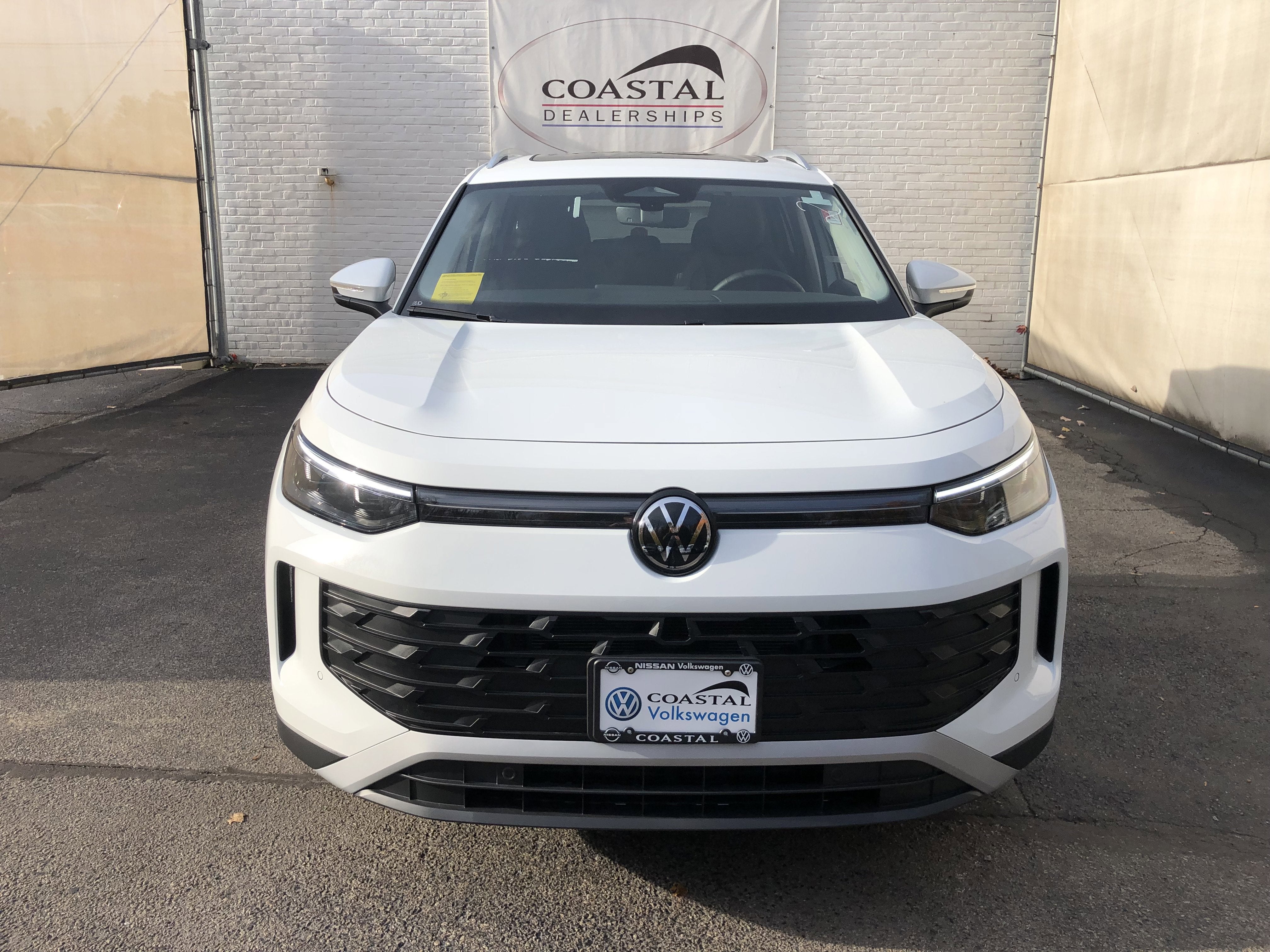 2026 Volkswagen Tiguan SE w/panoramic sunroof