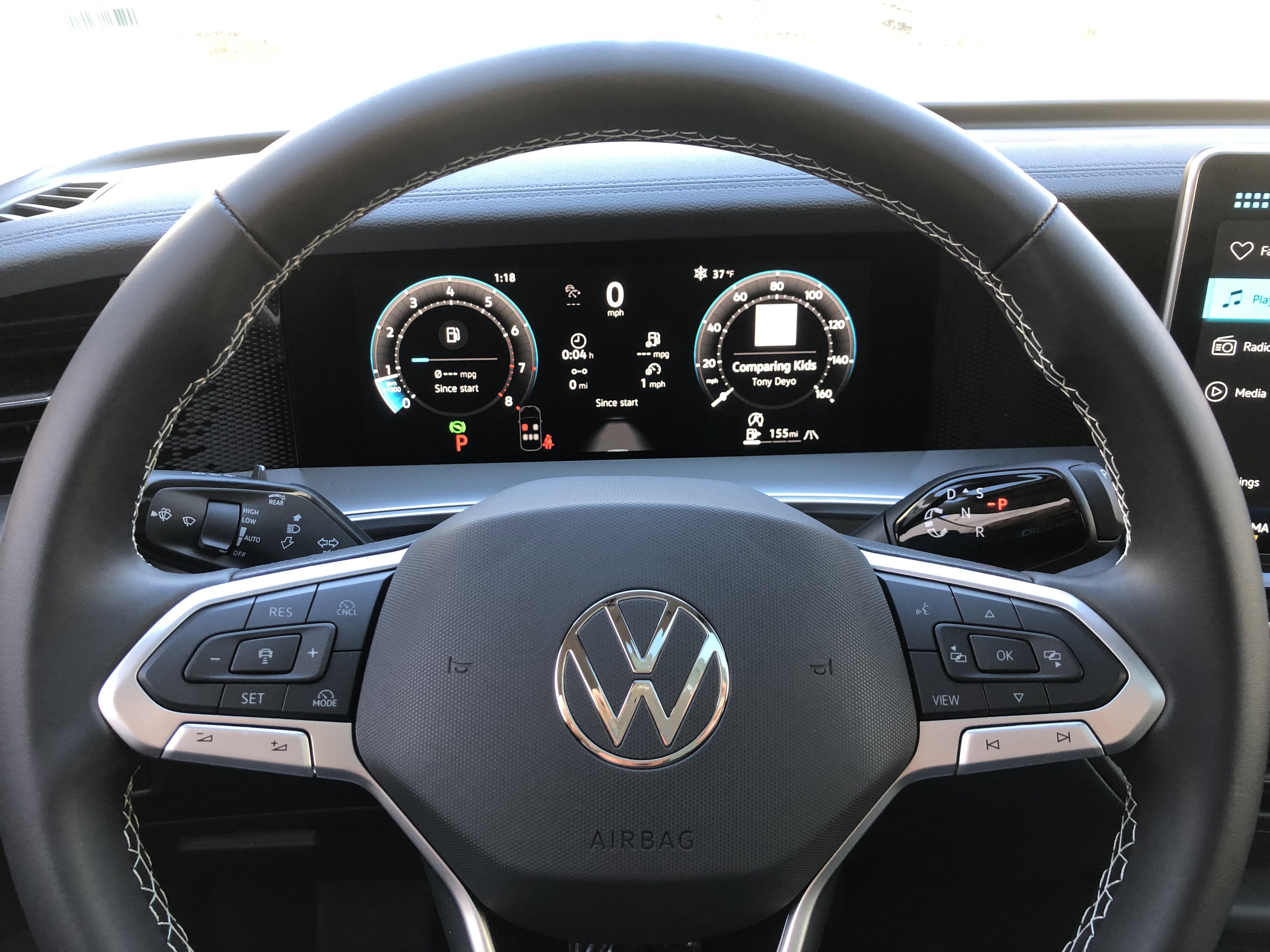 2026 Volkswagen Tiguan SE w/panoramic sunroof