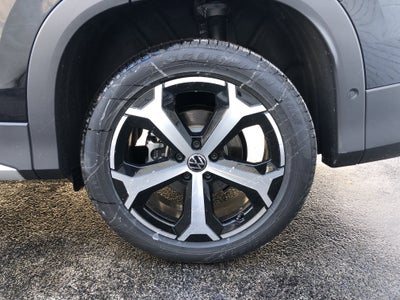 2026 Volkswagen Tiguan SE w/panoramic sunroof