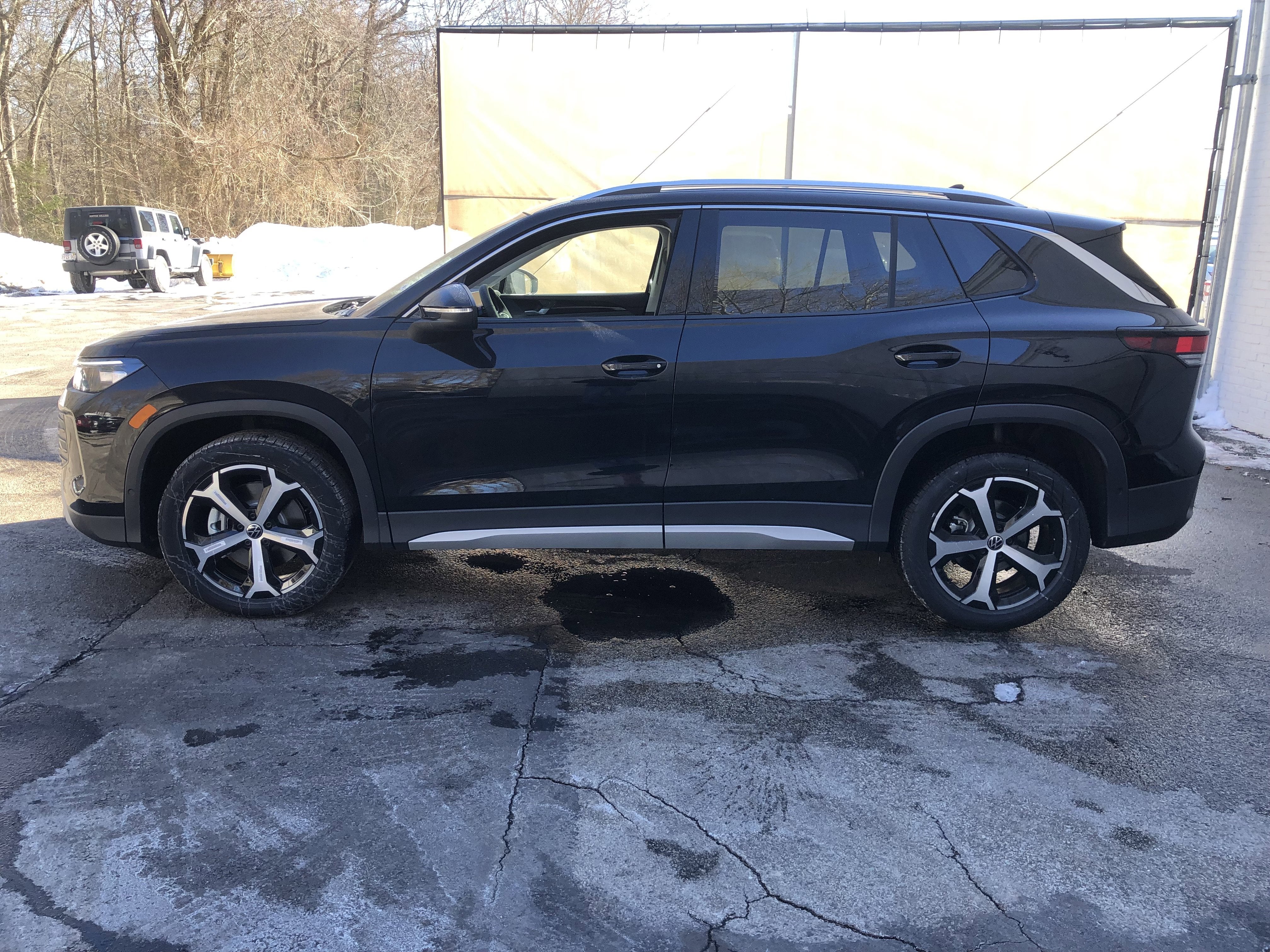 2026 Volkswagen Tiguan SE w/panoramic sunroof