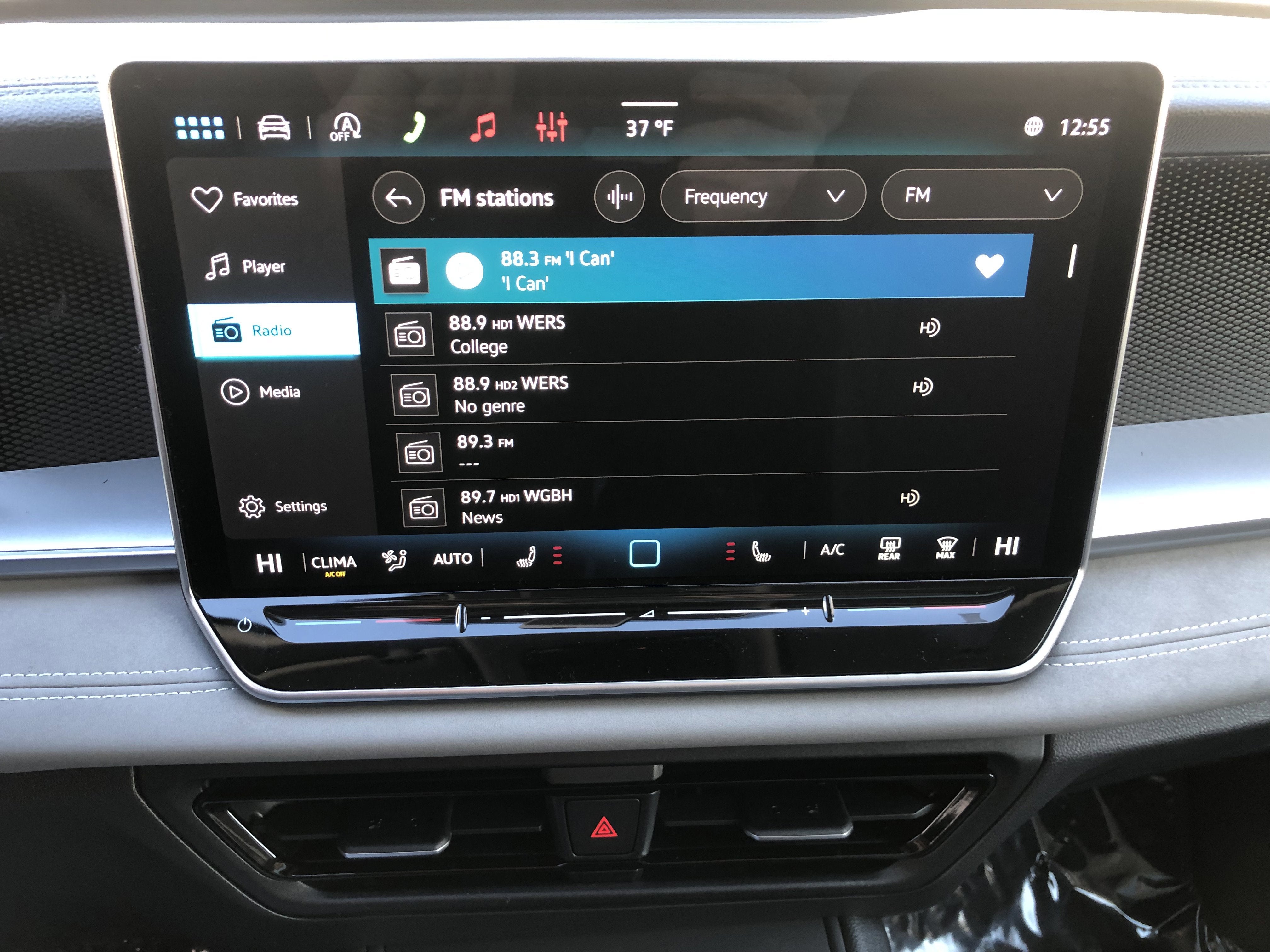 2026 Volkswagen Tiguan SE w/panoramic sunroof