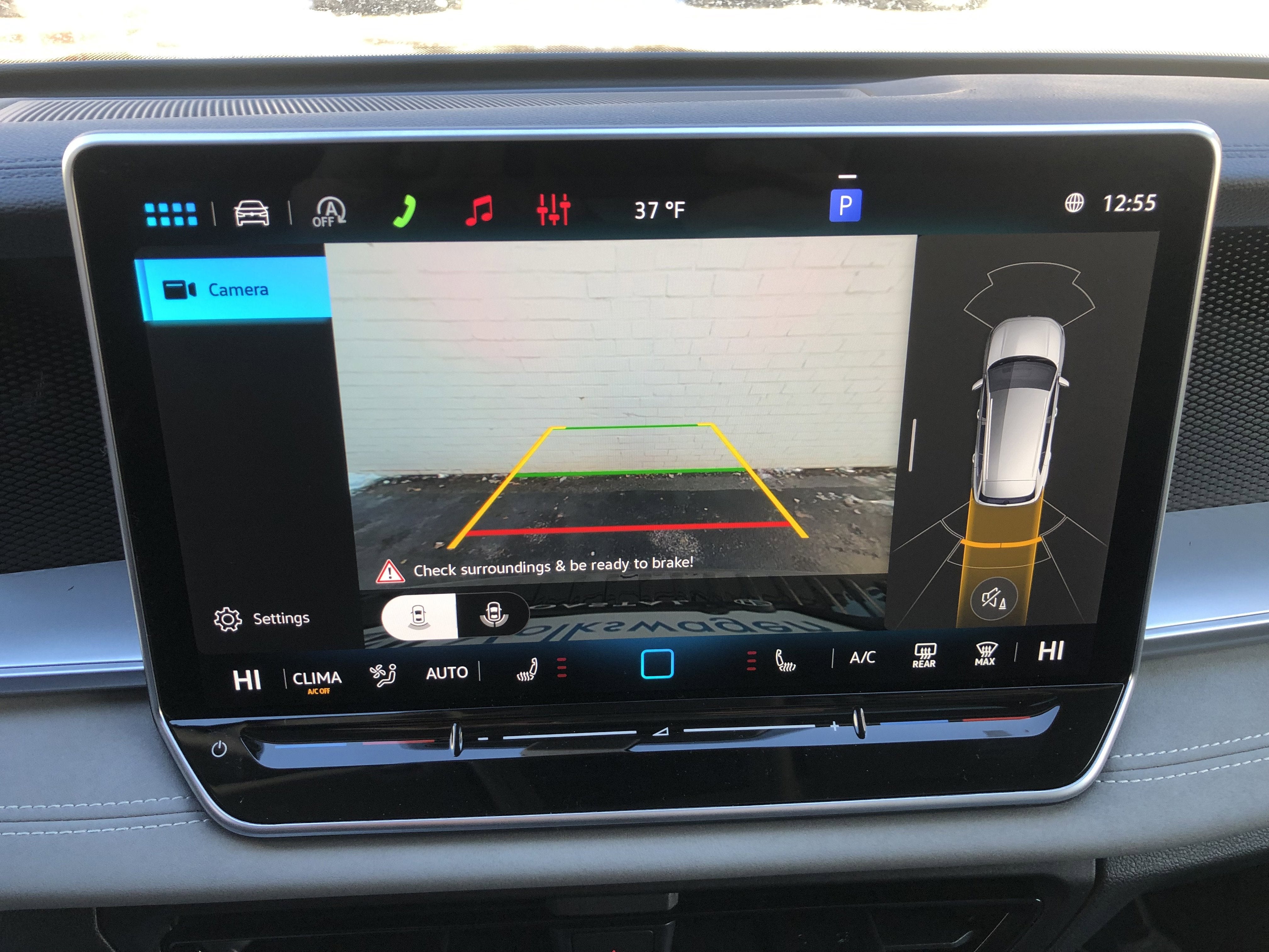 2026 Volkswagen Tiguan SE w/panoramic sunroof