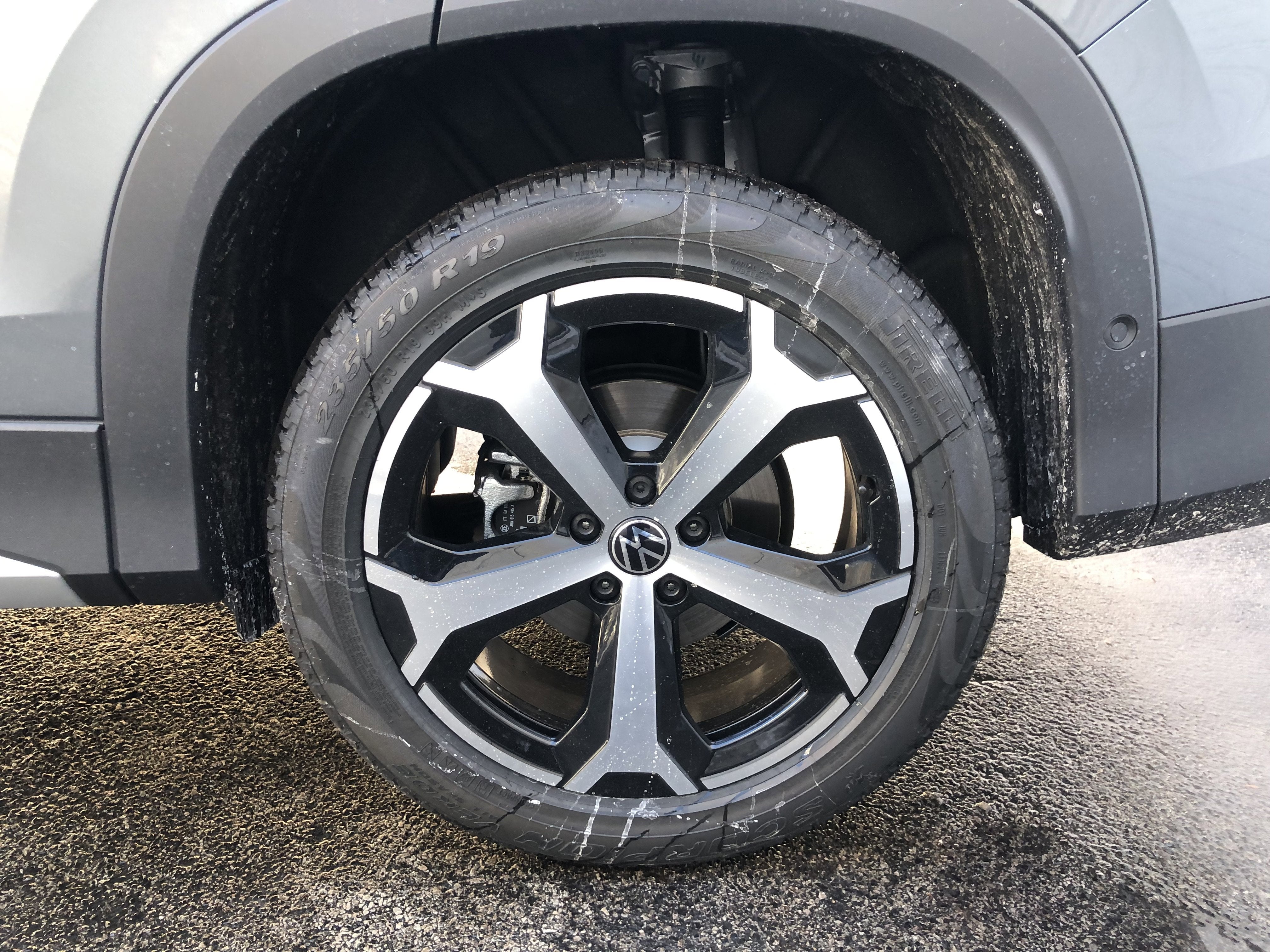 2026 Volkswagen Tiguan SE w/panoramic sunroof