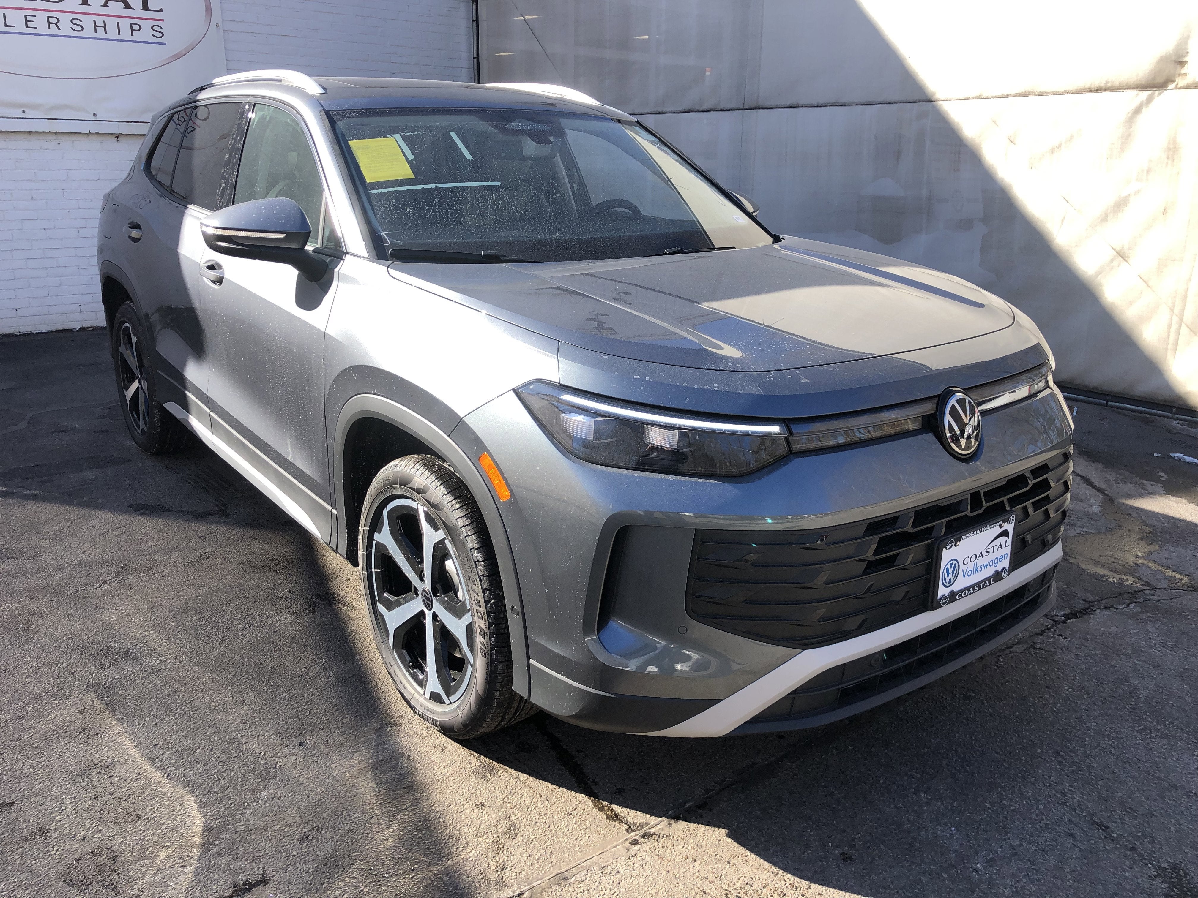 2026 Volkswagen Tiguan SE w/panoramic sunroof