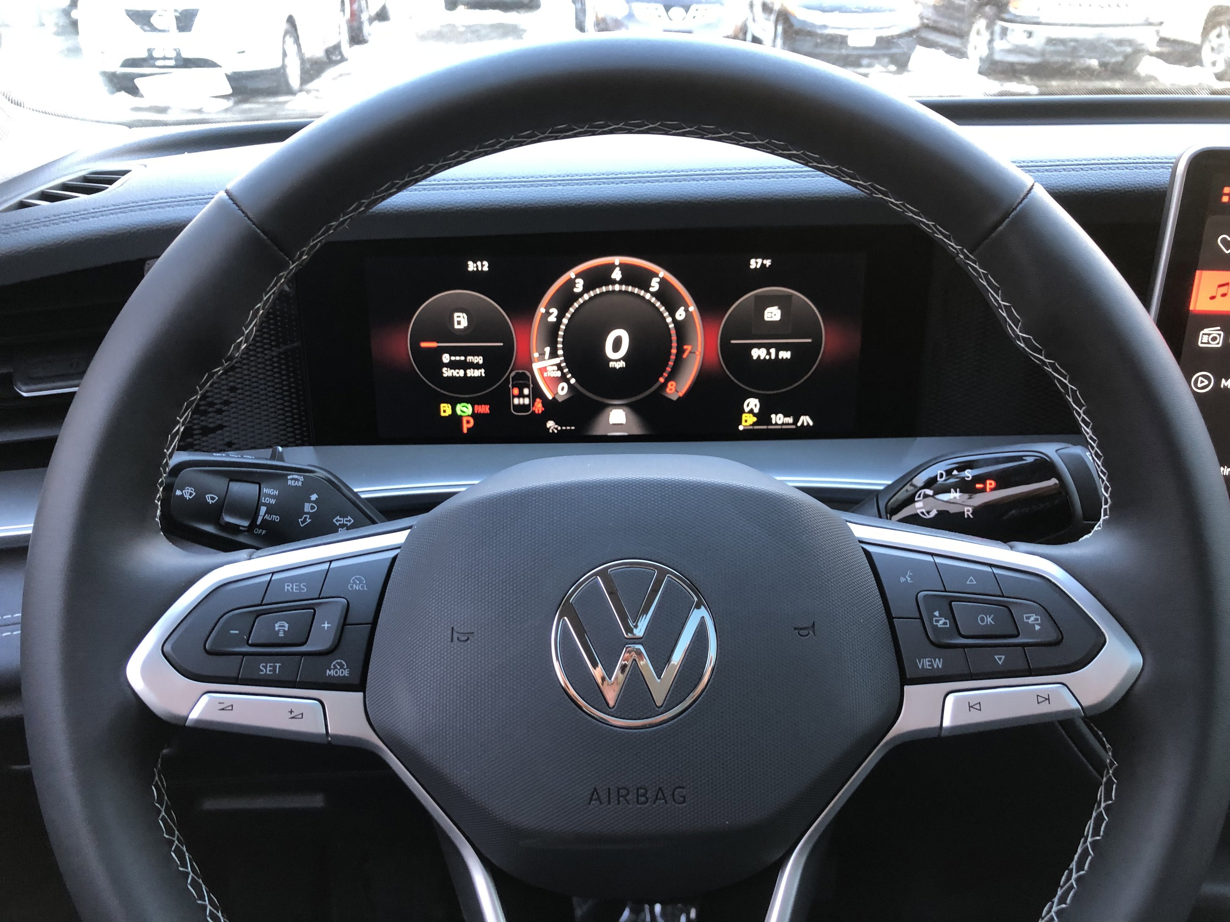 2026 Volkswagen Tiguan SE w/panoramic sunroof
