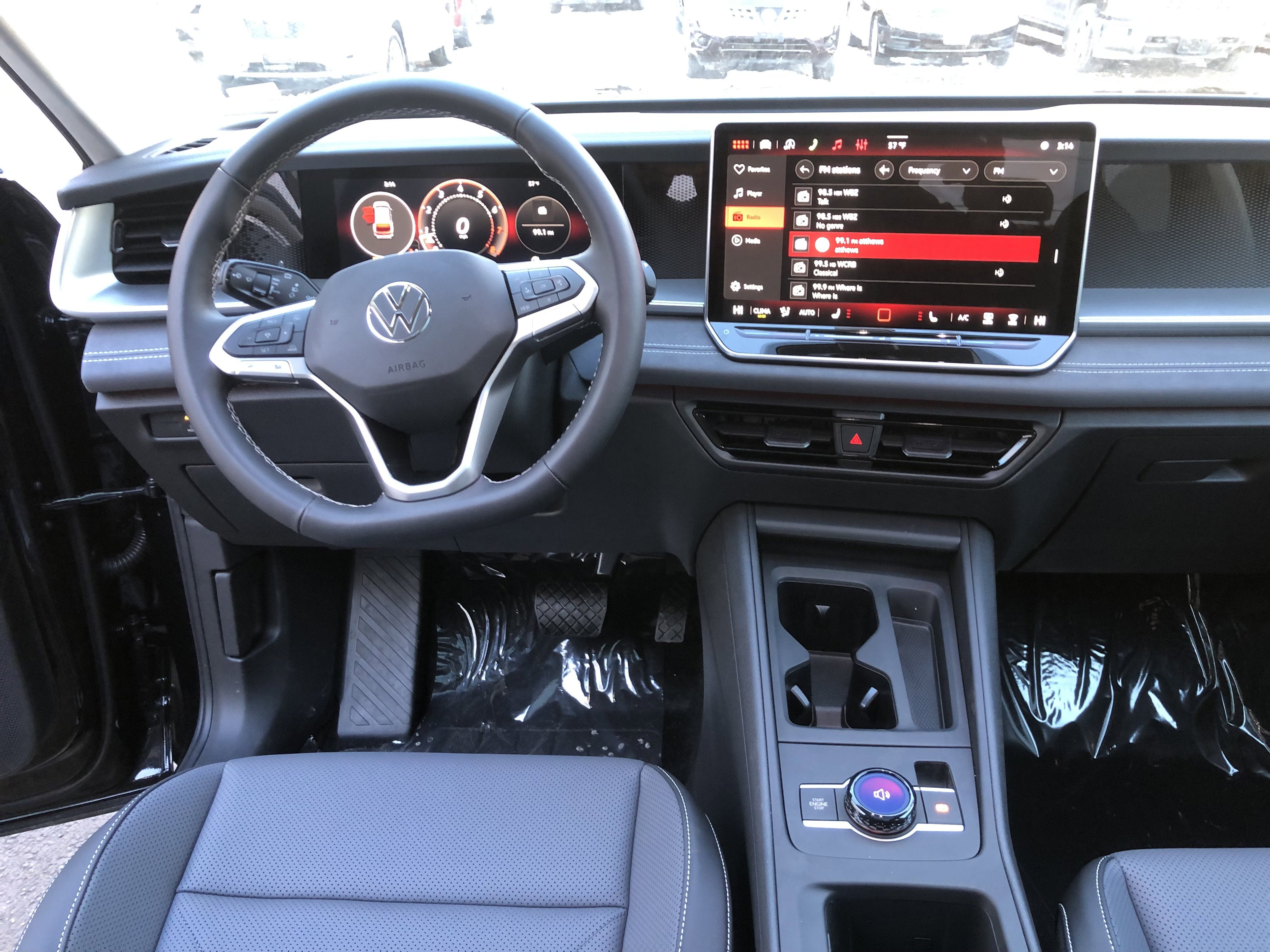 2026 Volkswagen Tiguan SE w/panoramic sunroof