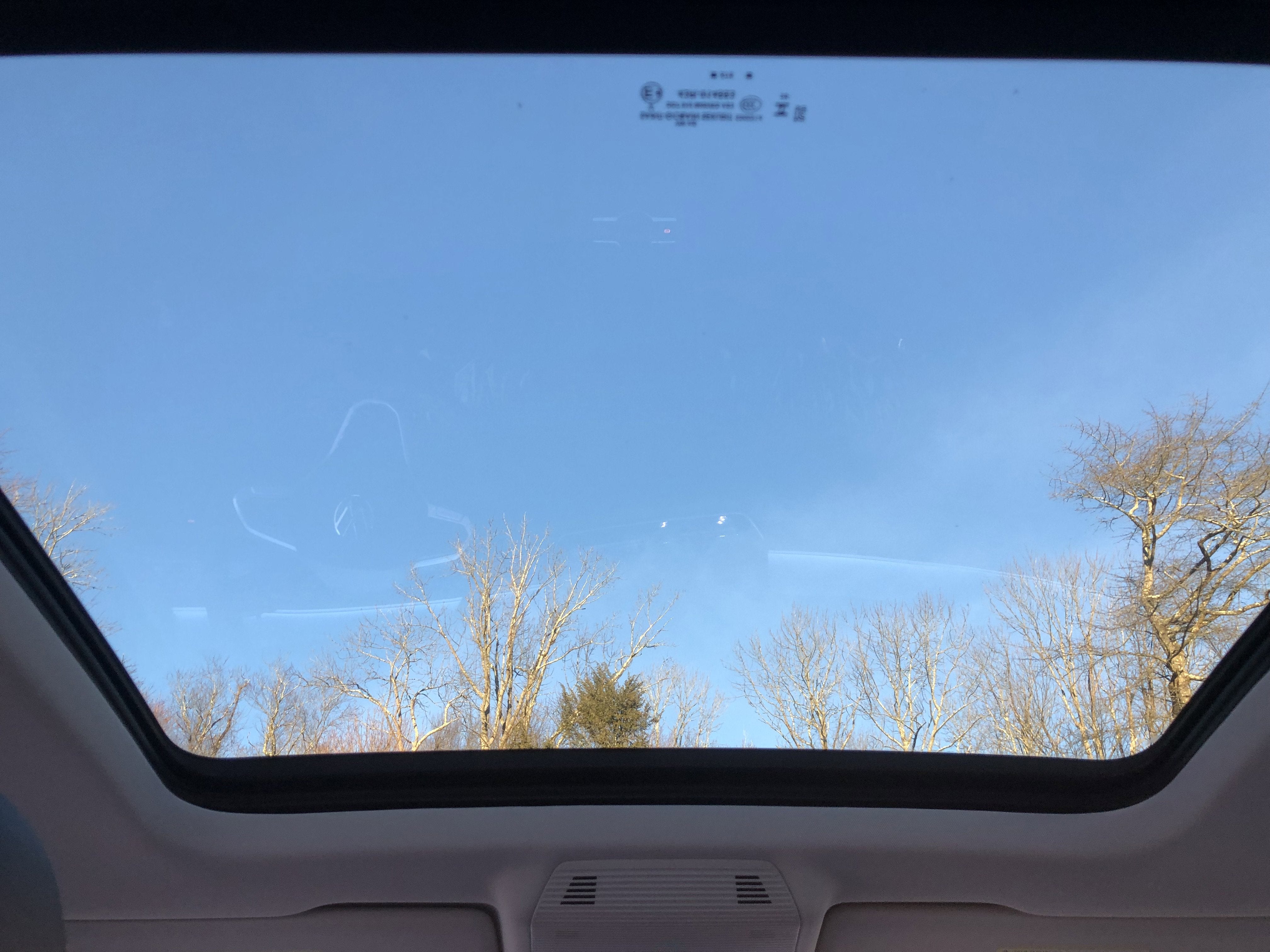 2026 Volkswagen Tiguan SE w/panoramic sunroof