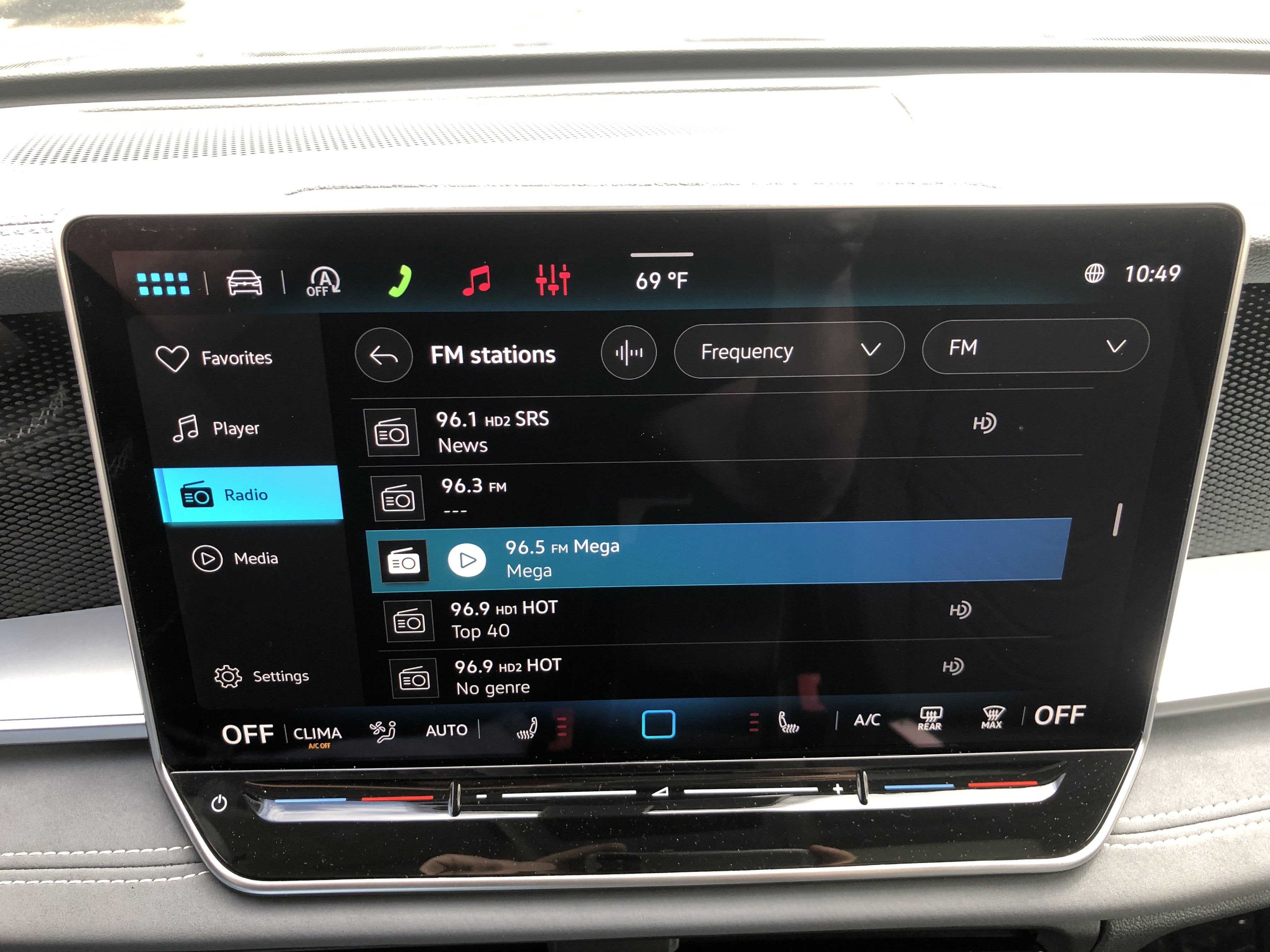 2026 Volkswagen Tiguan SE w/panoramic sunroof