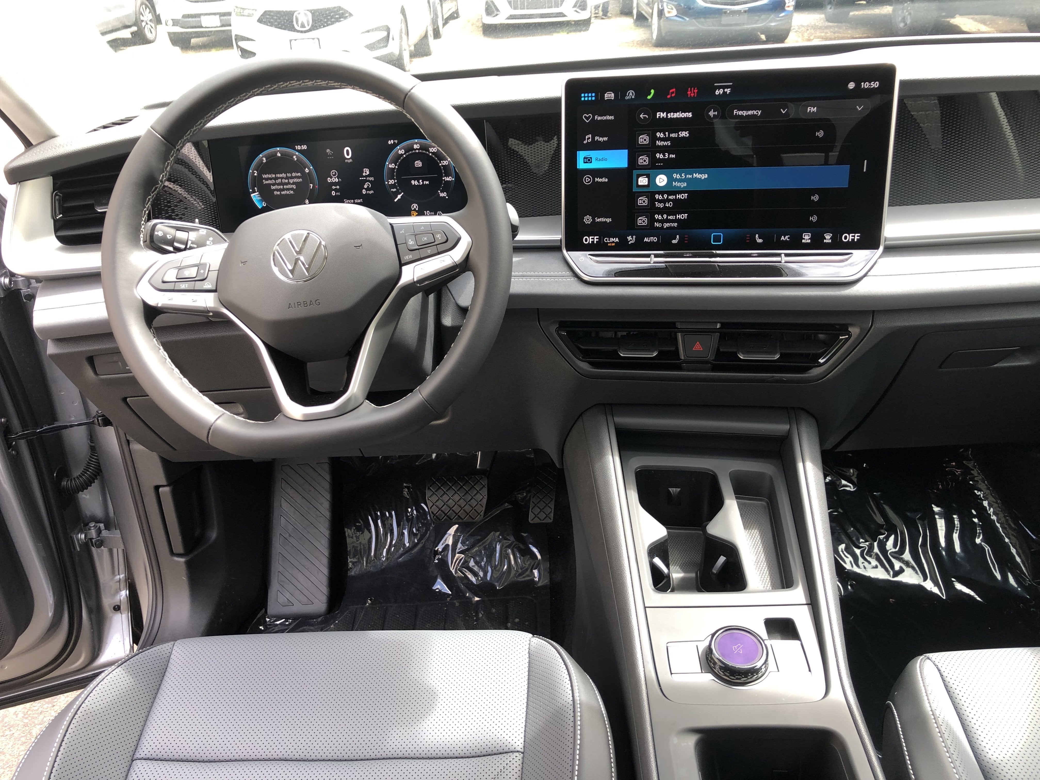2026 Volkswagen Tiguan SE w/panoramic sunroof