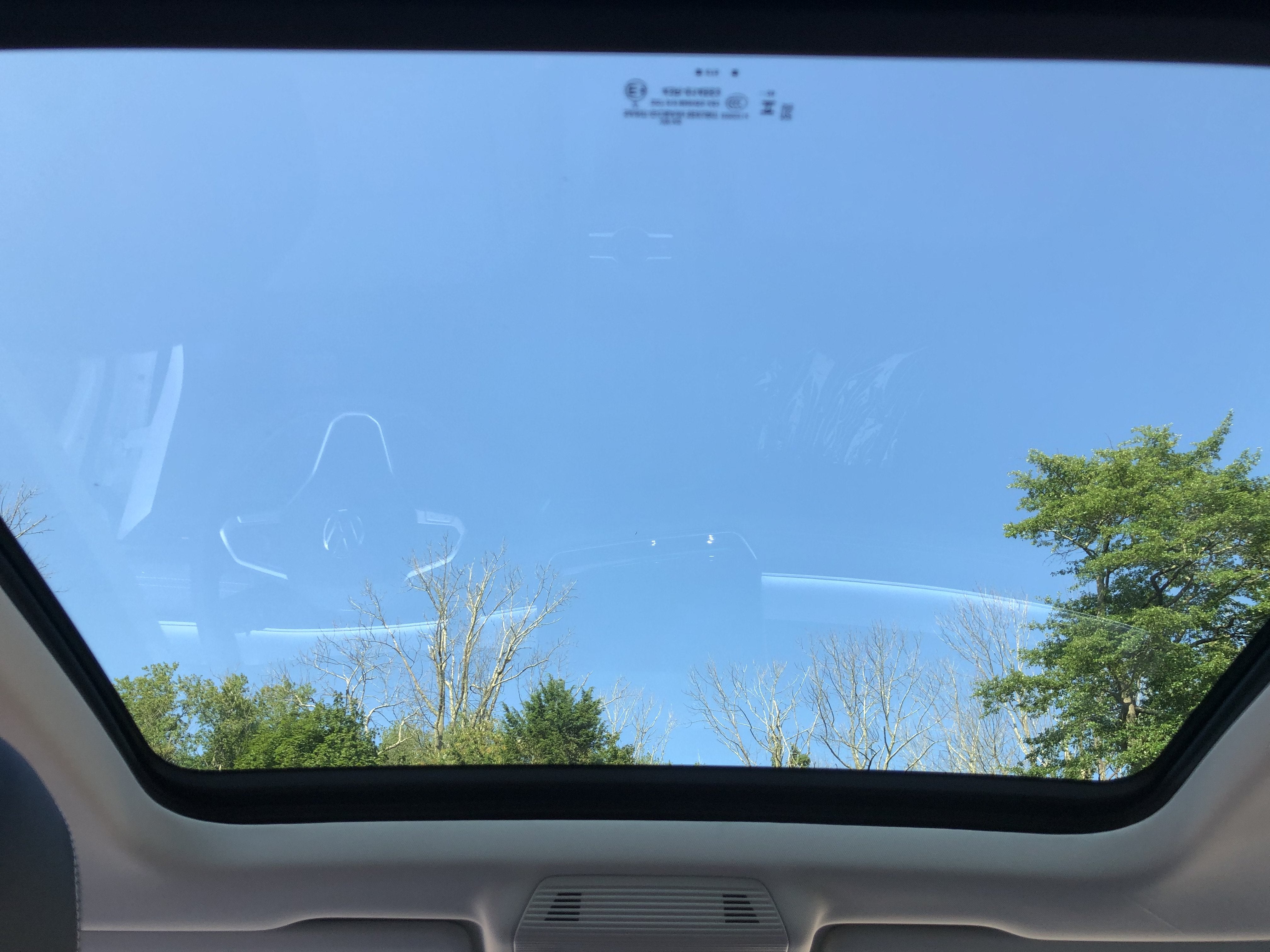 2026 Volkswagen Tiguan SE w/panoramic sunroof