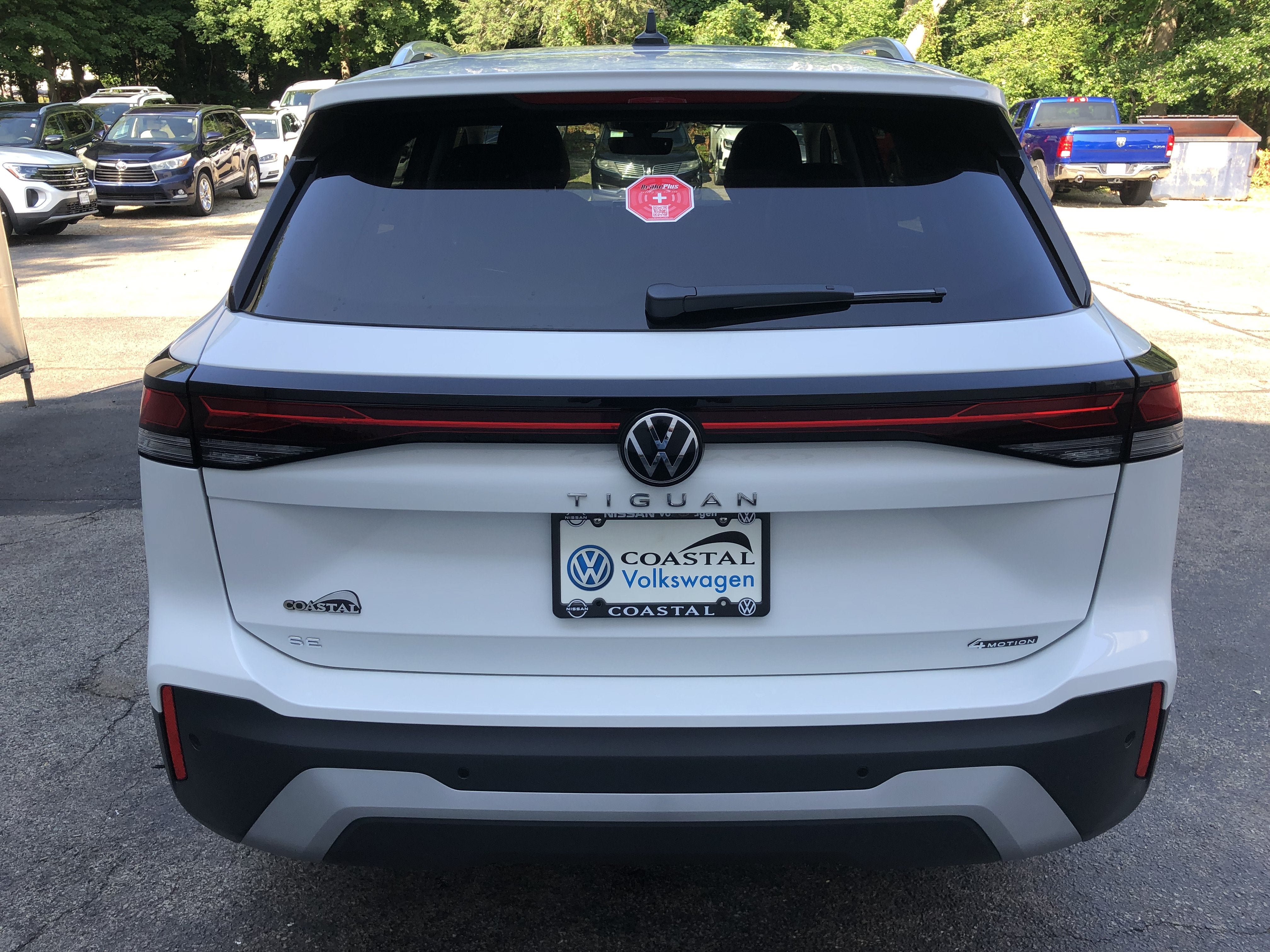 2026 Volkswagen Tiguan SE w/panoramic sunroof