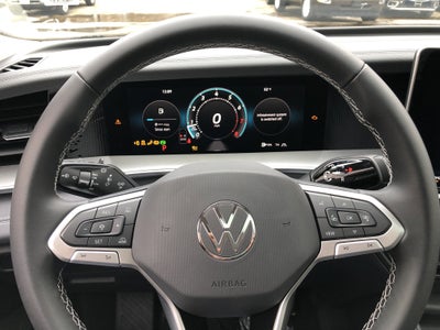 2026 Volkswagen Tiguan SE w/panoramic sunroof