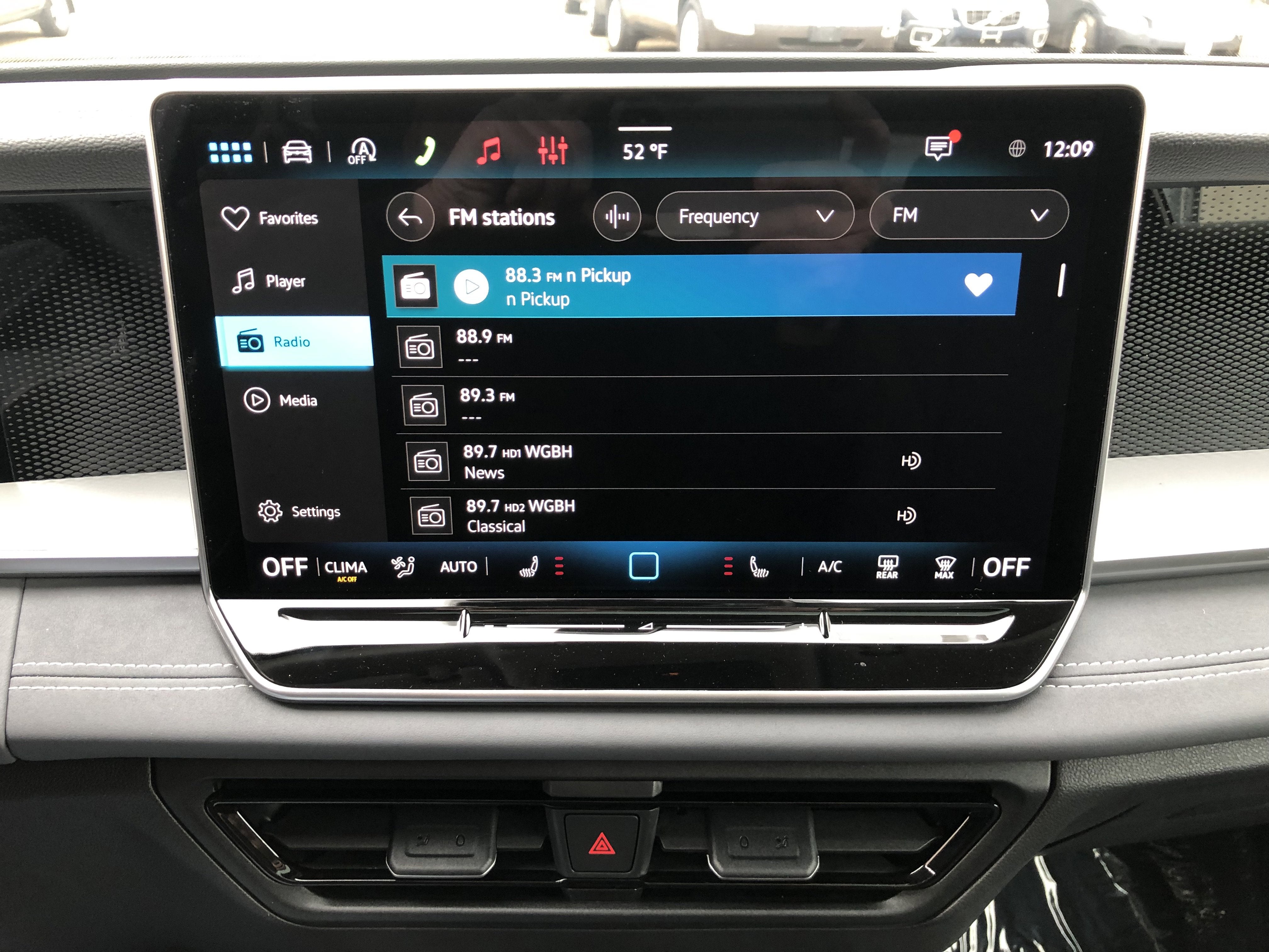 2026 Volkswagen Tiguan SE w/panoramic sunroof