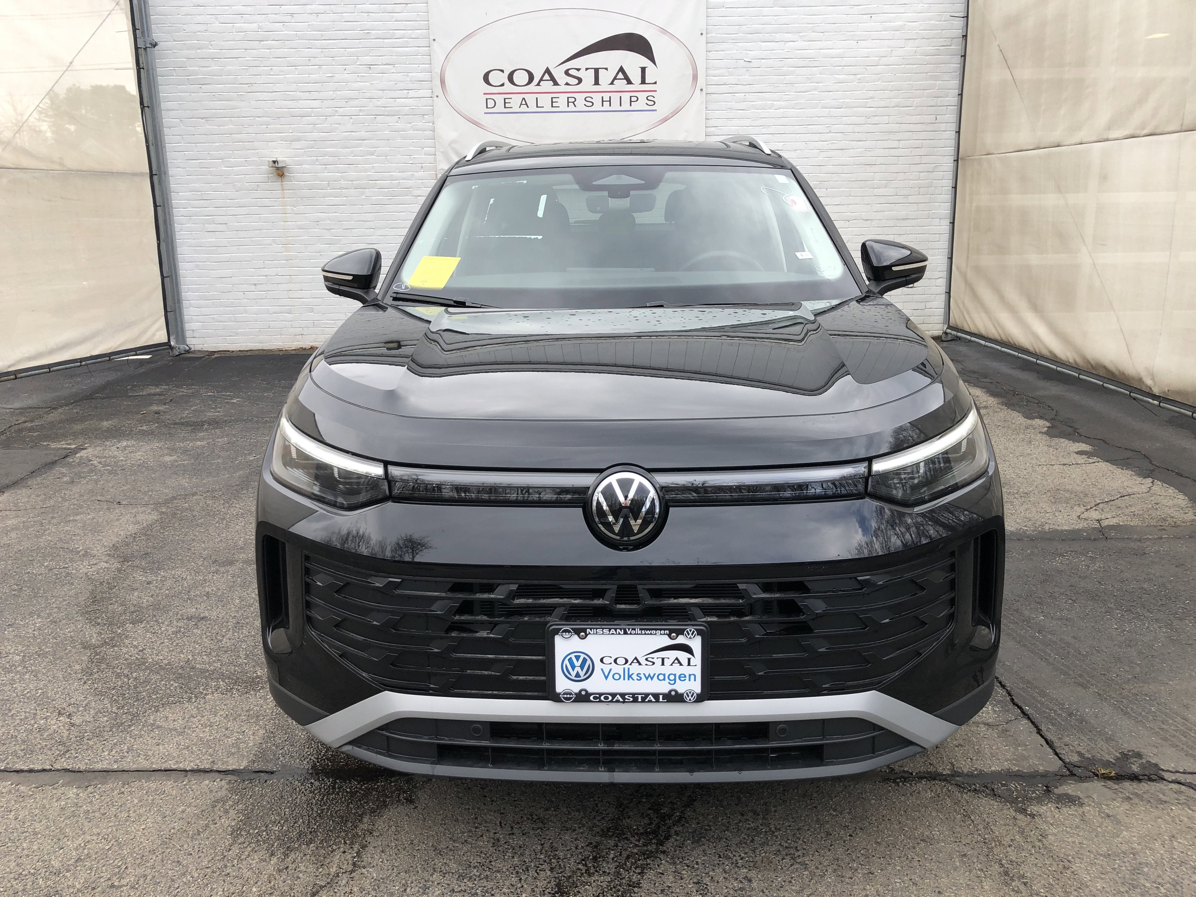 2026 Volkswagen Tiguan SE w/panoramic sunroof