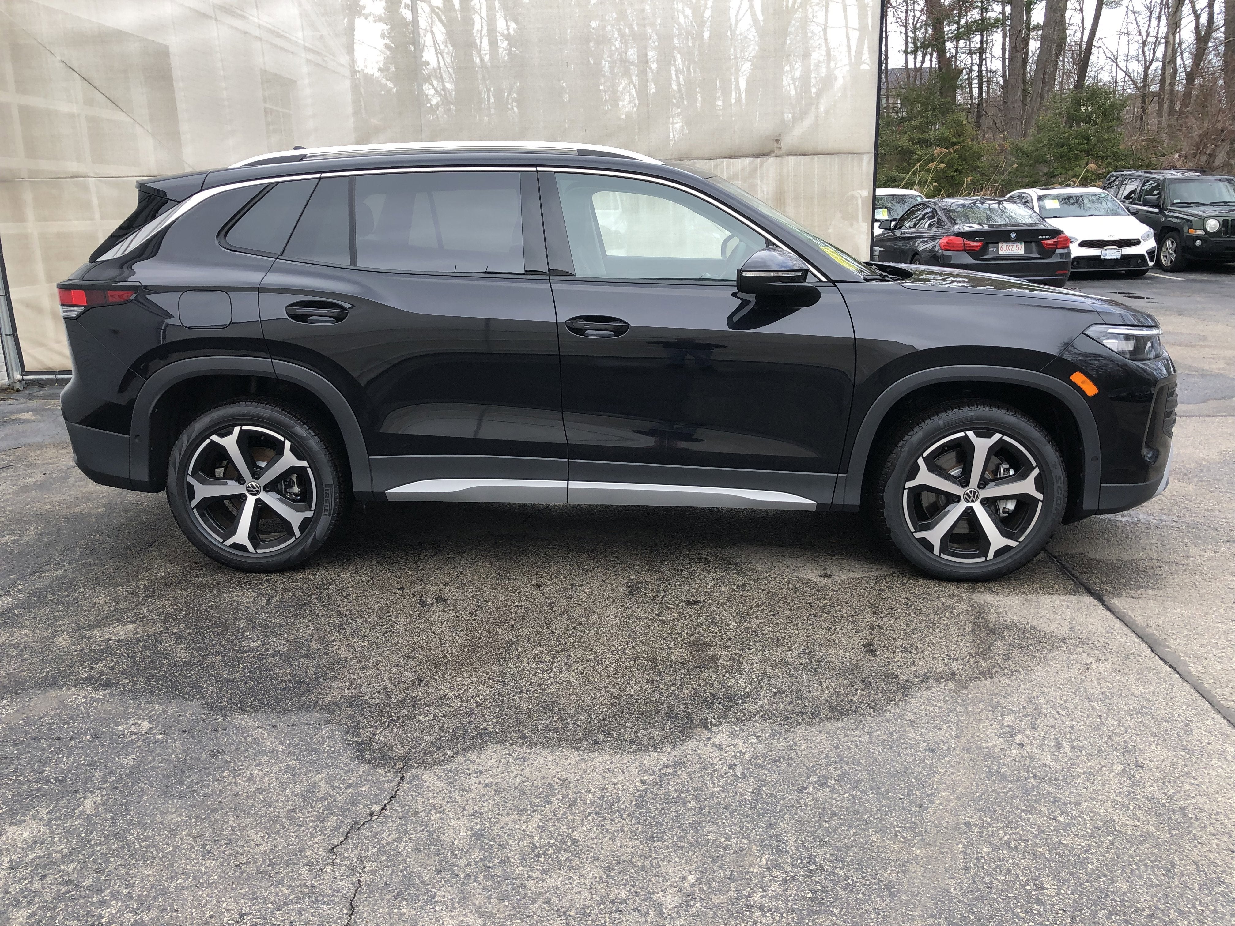 2026 Volkswagen Tiguan SE w/panoramic sunroof