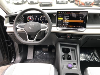 2026 Volkswagen Tiguan SE w/panoramic sunroof