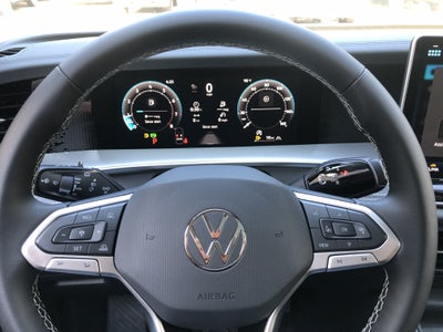 2026 Volkswagen Tiguan SE w/panoramic sunroof
