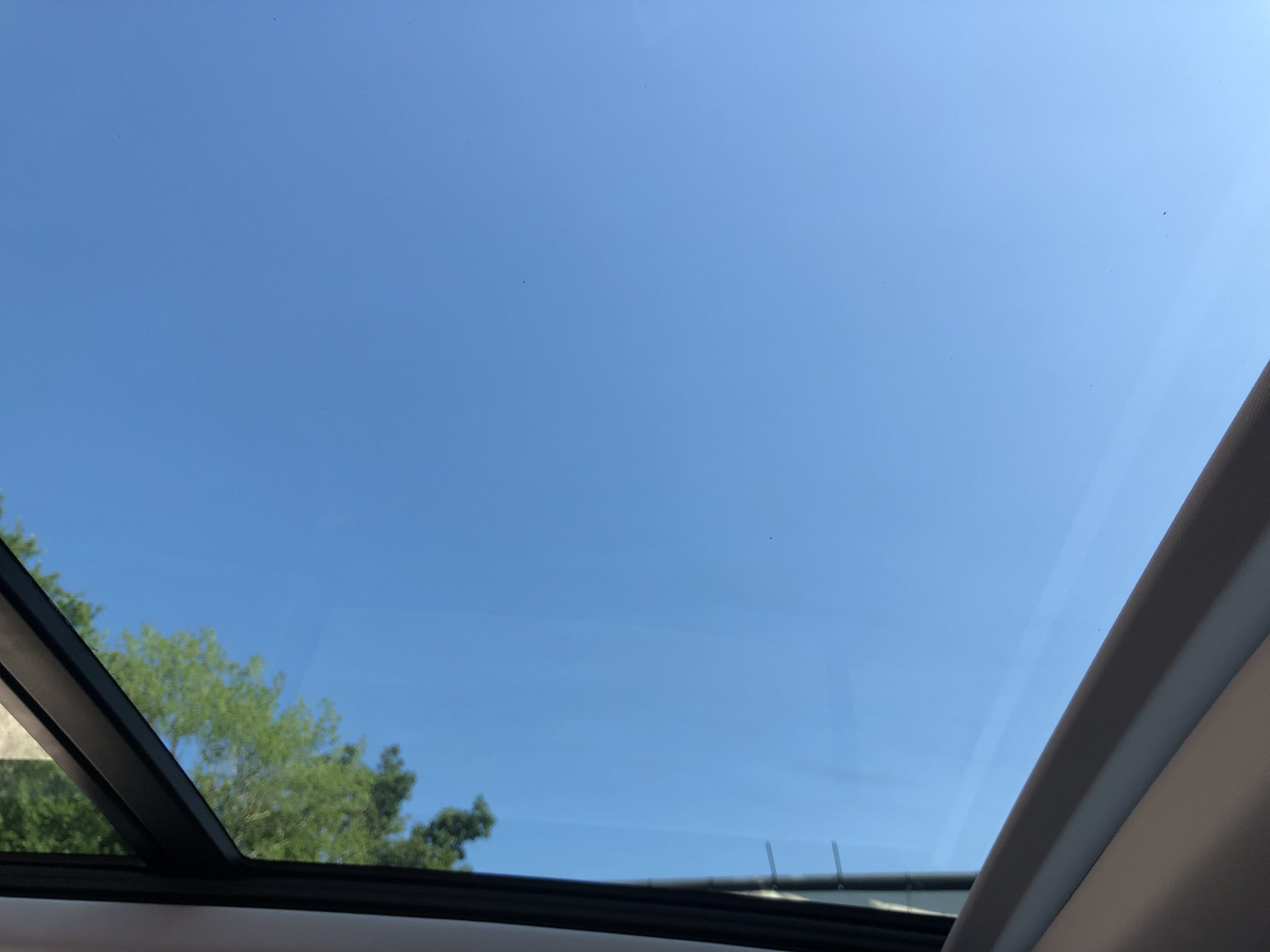 2026 Volkswagen Tiguan SE w/panoramic sunroof