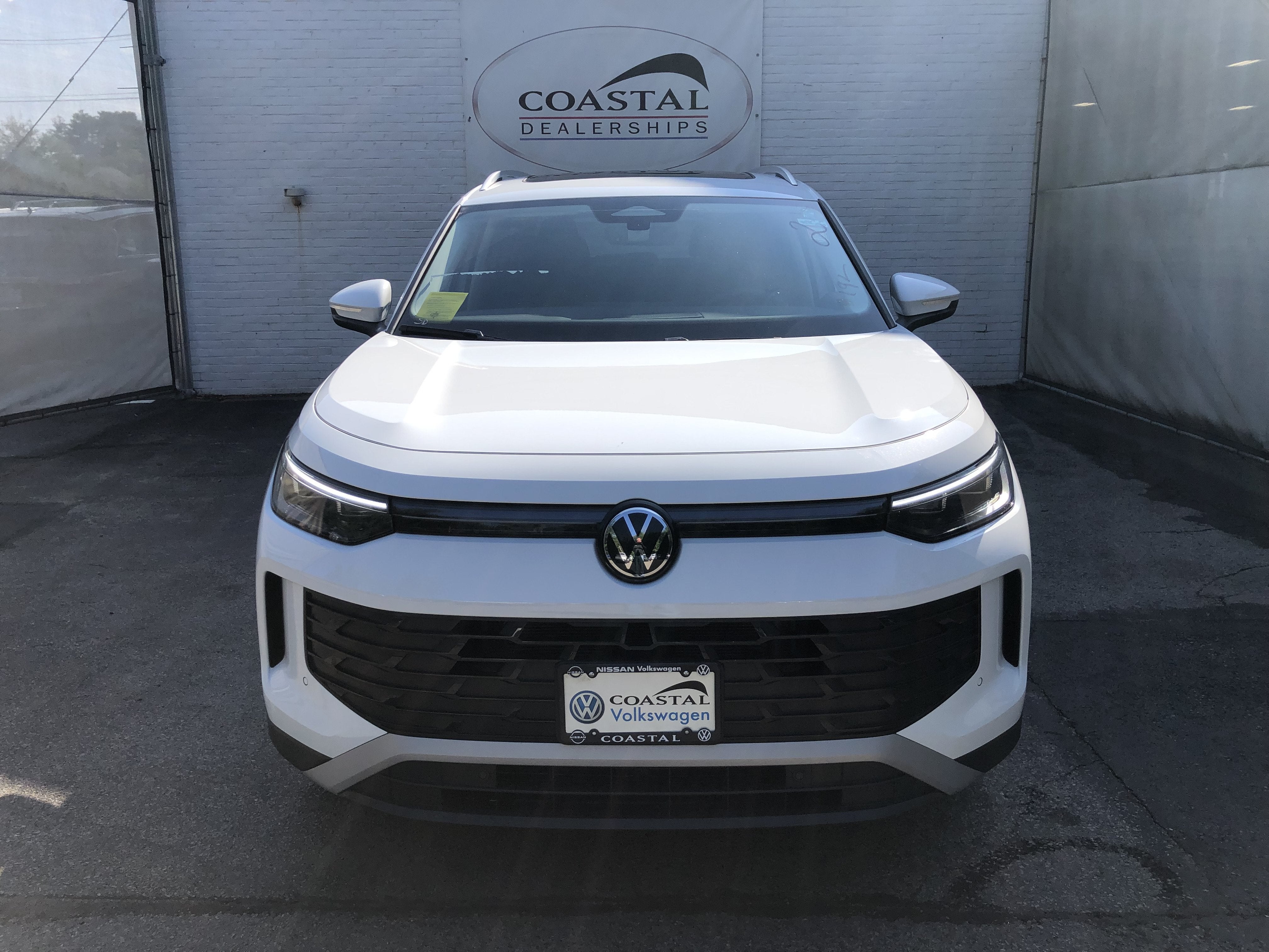 2026 Volkswagen Tiguan SE w/panoramic sunroof