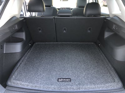 2026 Volkswagen Tiguan SE w/panoramic sunroof