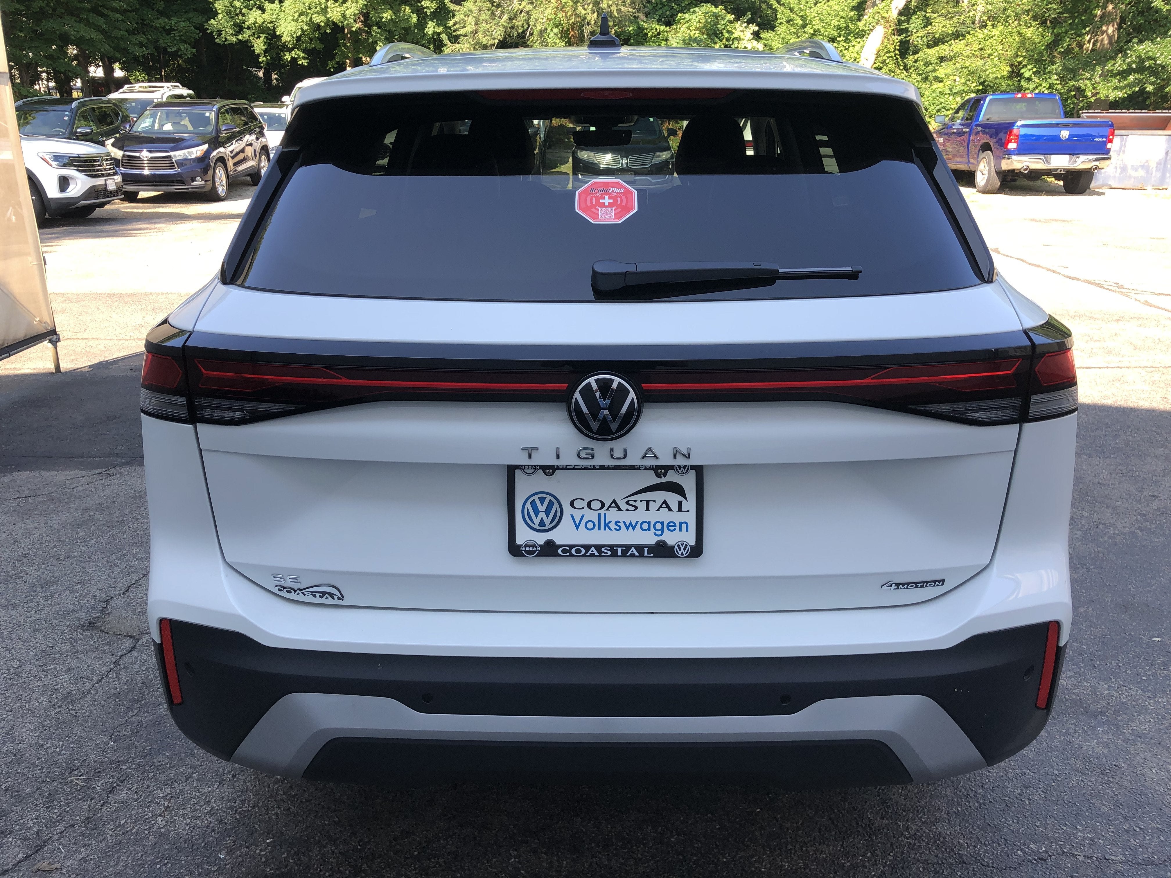2026 Volkswagen Tiguan SE w/panoramic sunroof
